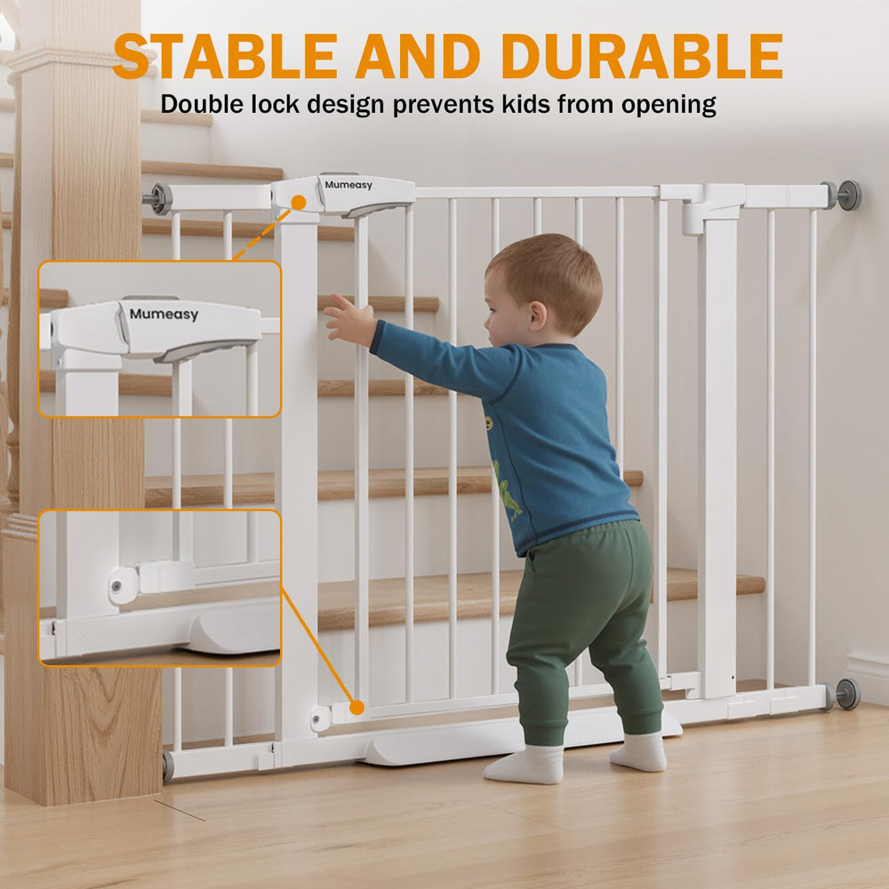 Mumeasy one-hand operation gate simplifies opening while carrying a child.