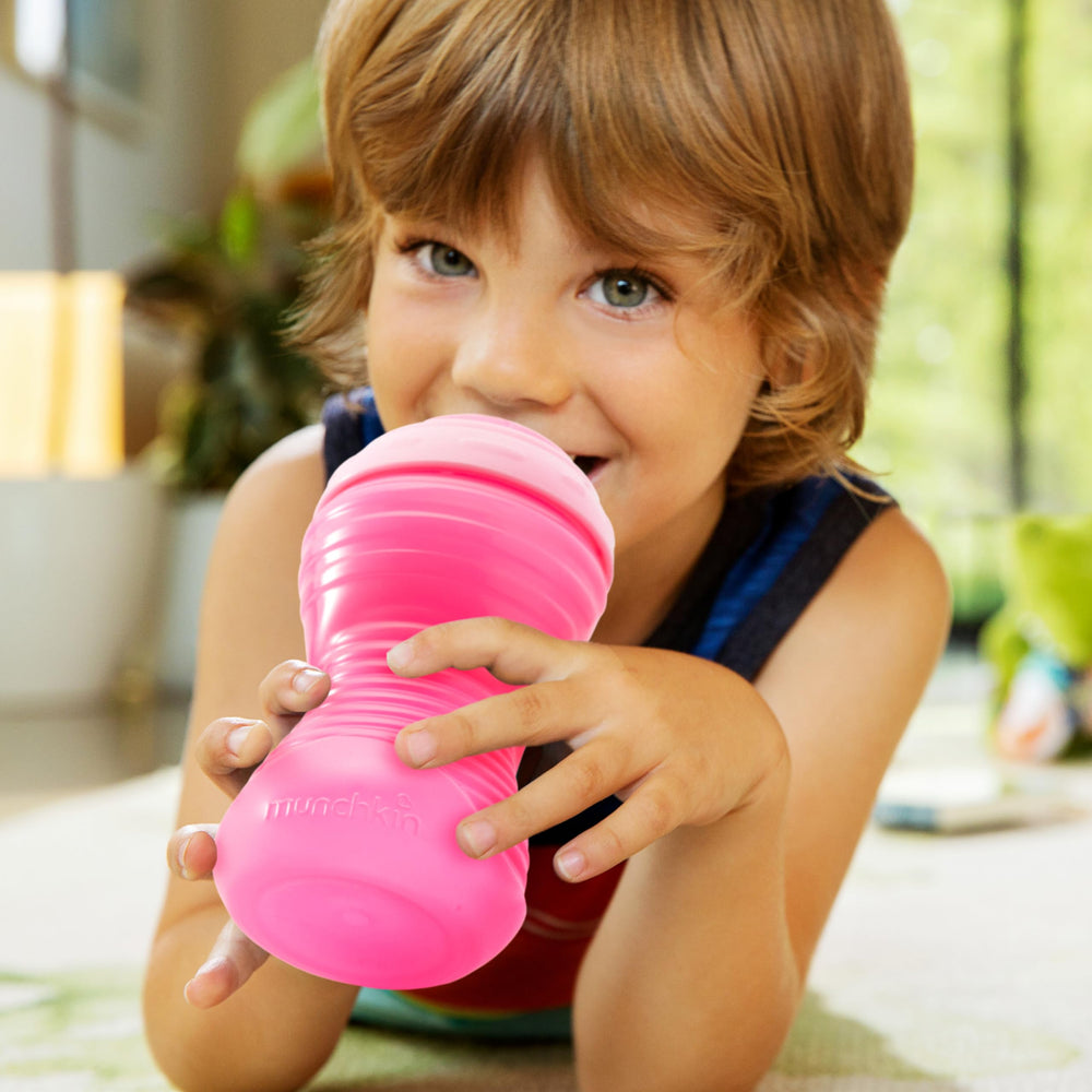 Munchkin Mighty Grip Sippy Cup Rose, lid close-up, snap lid for quick cleaning.