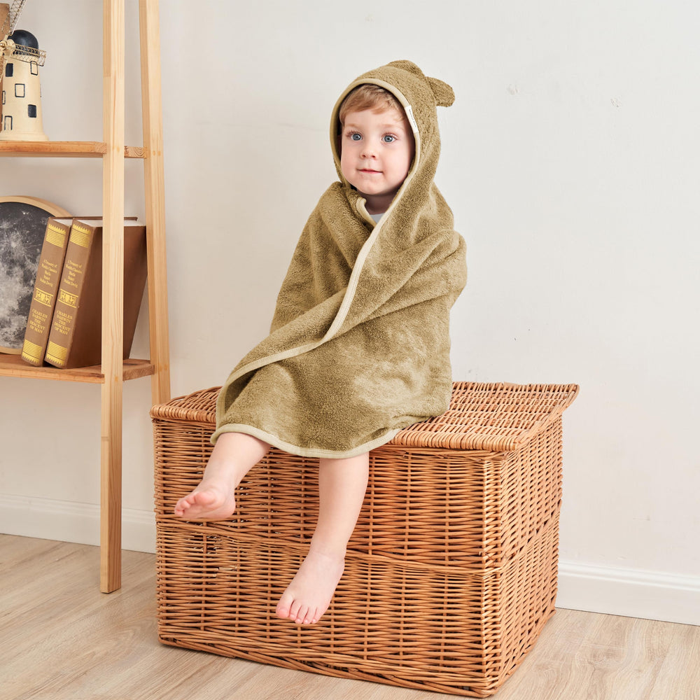 Munich Blue quick-dry fibers speed up bath-time drying.