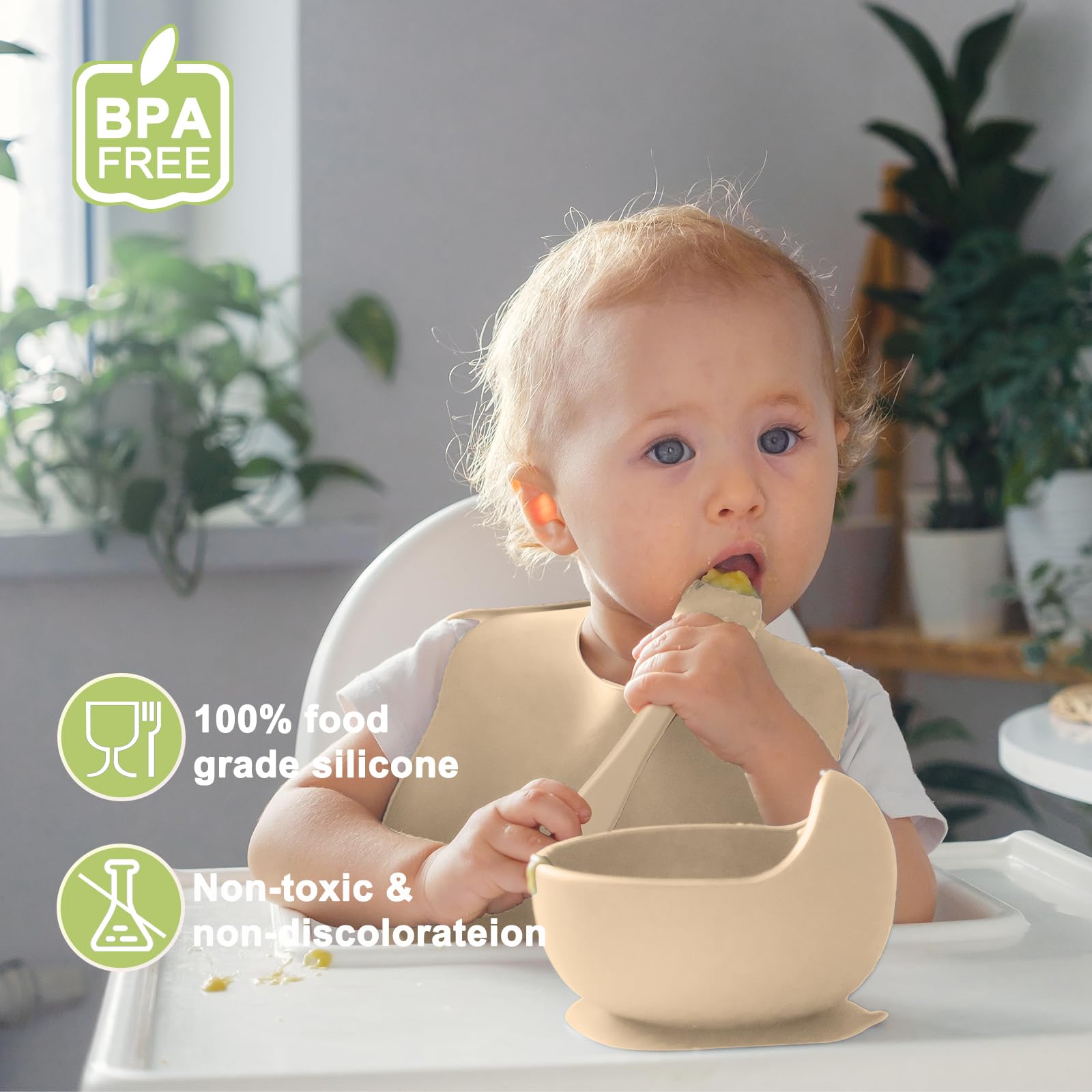 Munlinder silicone feeding set divided plate helps keep foods separate and easy to grab.