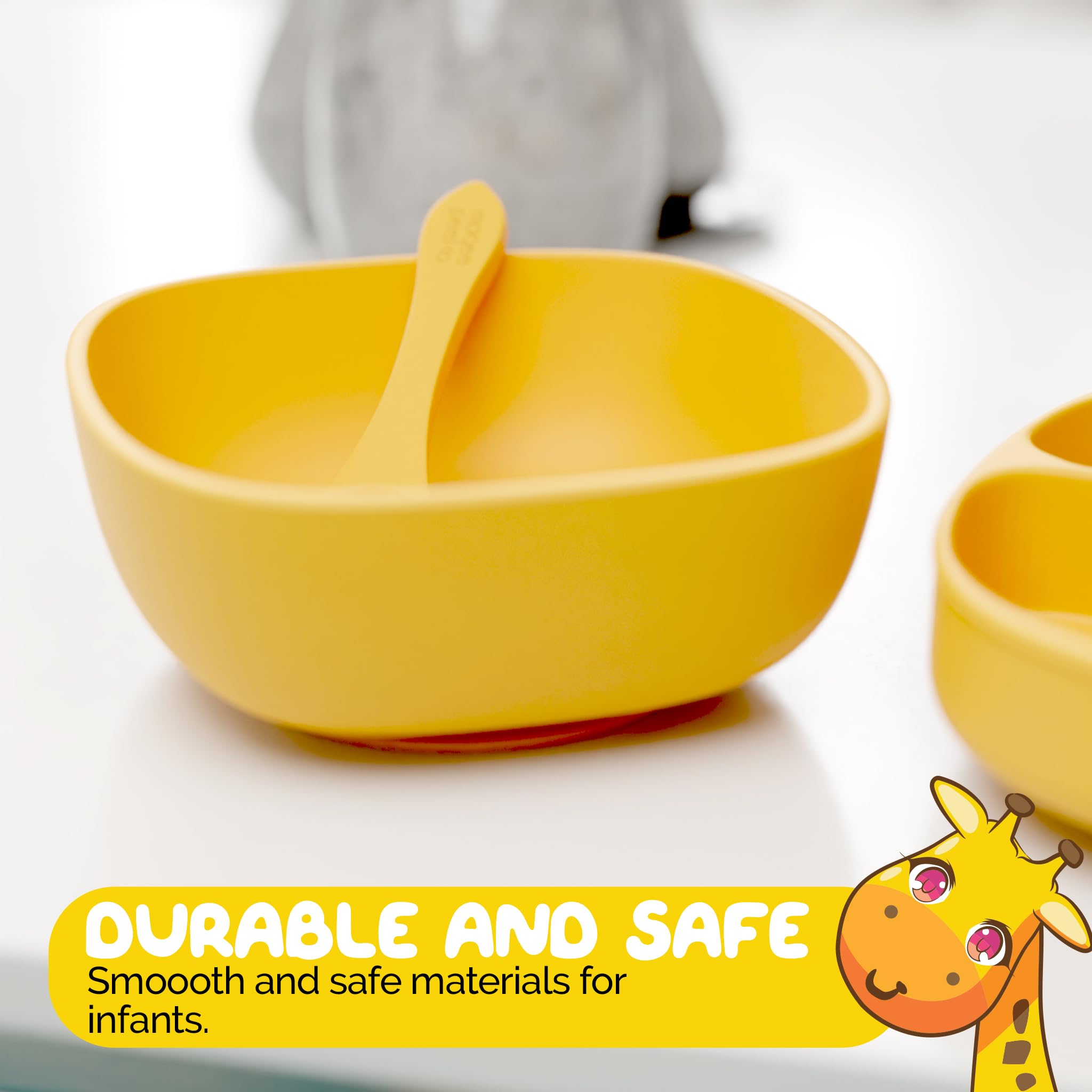 Muqee Peeko mealtime on-the-go with a compact set