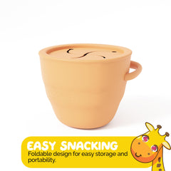 Muqee Peeko snack cup shows secure lid to prevent spills during outings.
