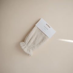 Mushie bath mitts in fog color, pack of 2 for convenient bathtime routines