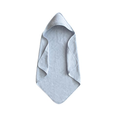 Mushie baby hooded towel in baby blue close-up, soft organic cotton for delicate skin.
