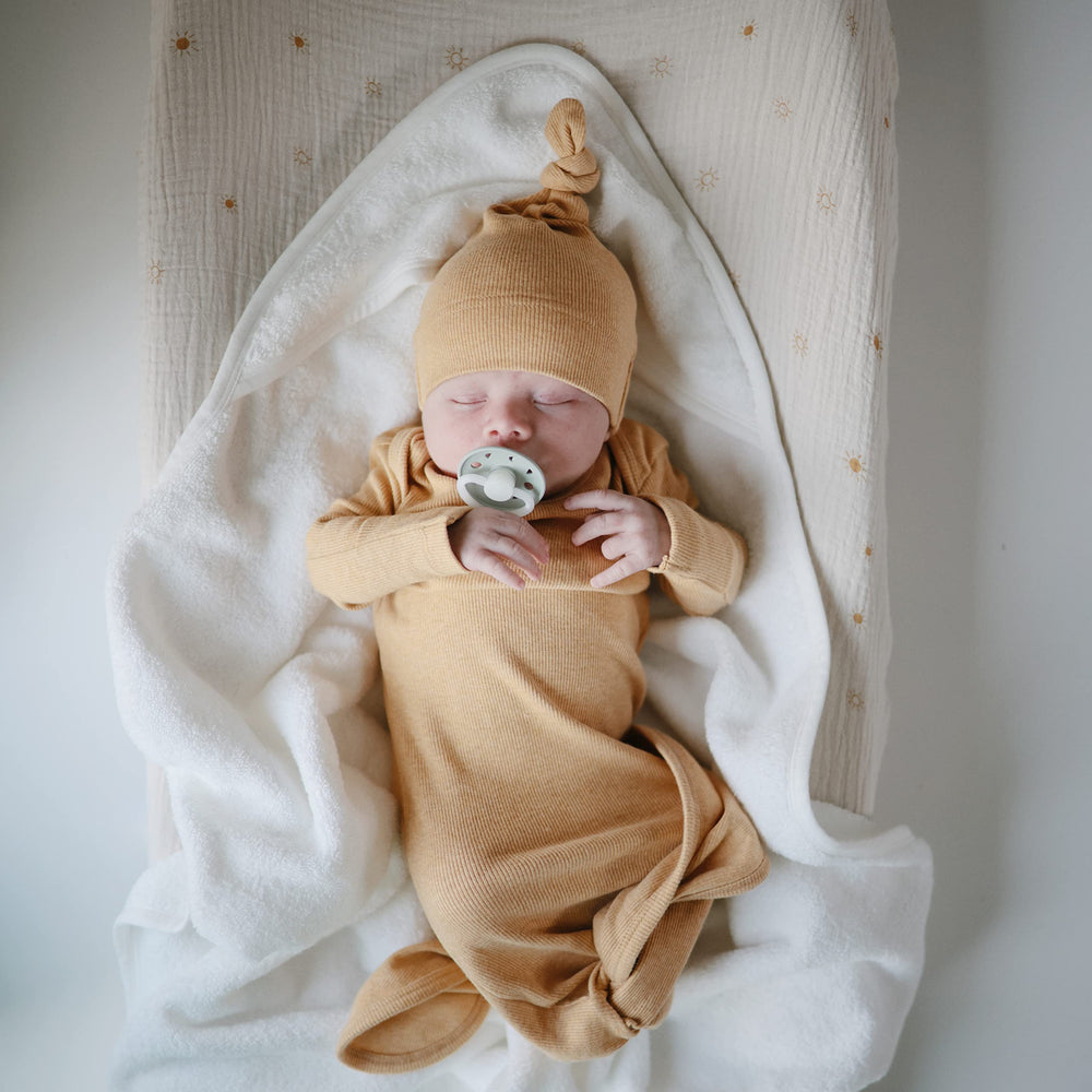 Mushie Baby Hooded Towel Pearl fabric texture closeup emphasizes breathable cotton.