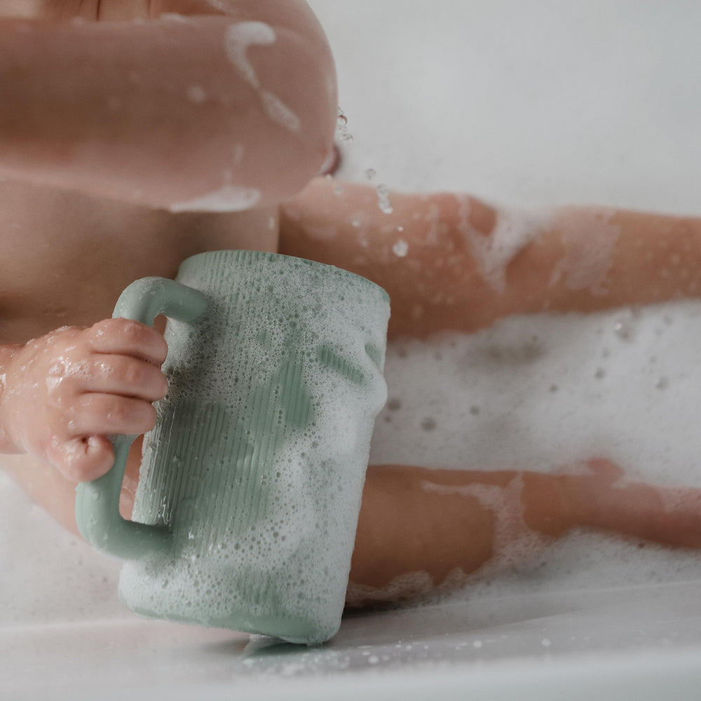 Mushie Bath Rinse Cup 28 oz capacity ready for longer baths