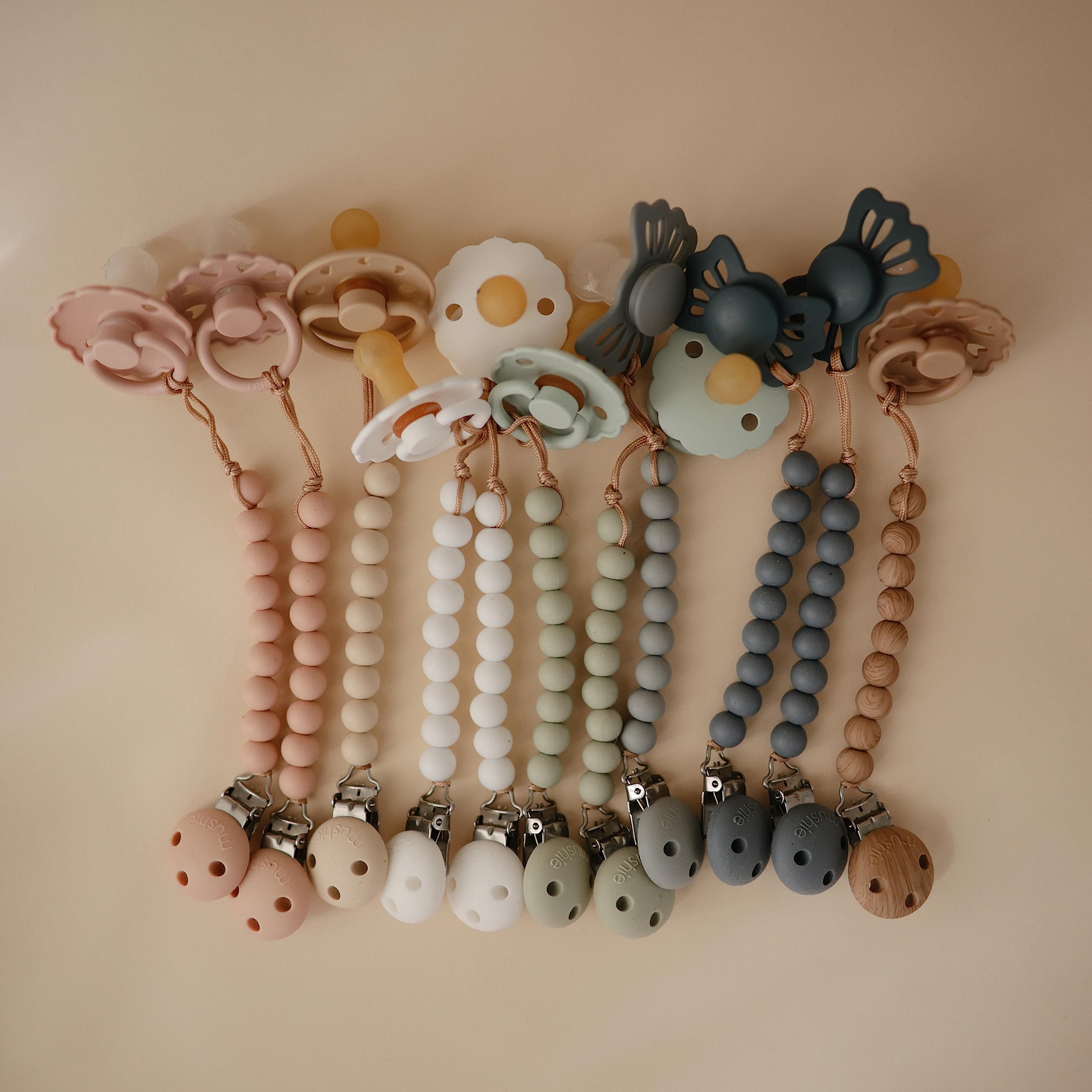 Mushie Hera durable silicone stands up to everyday use and playtime.