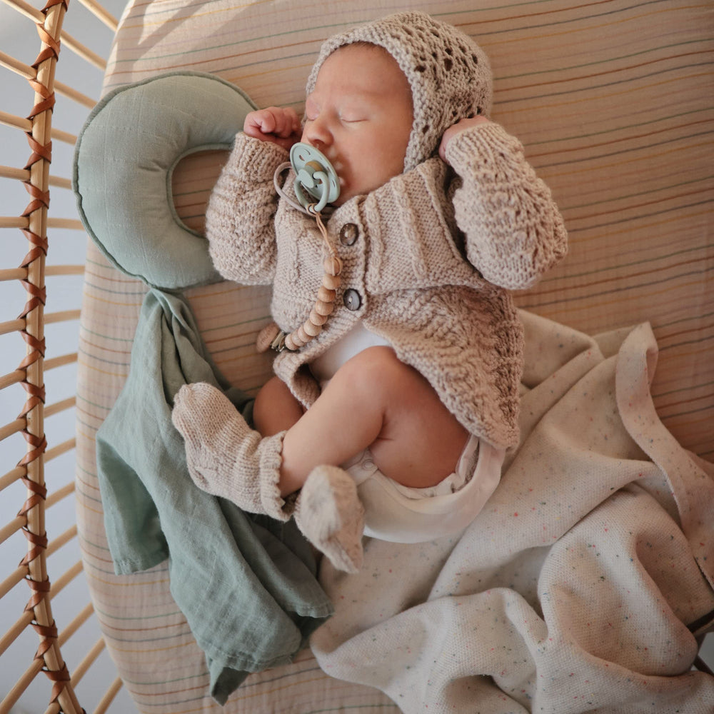 Mushie Moon Security Blanket dimensions highlight a roomy, easy-to-handle size for tiny hands.