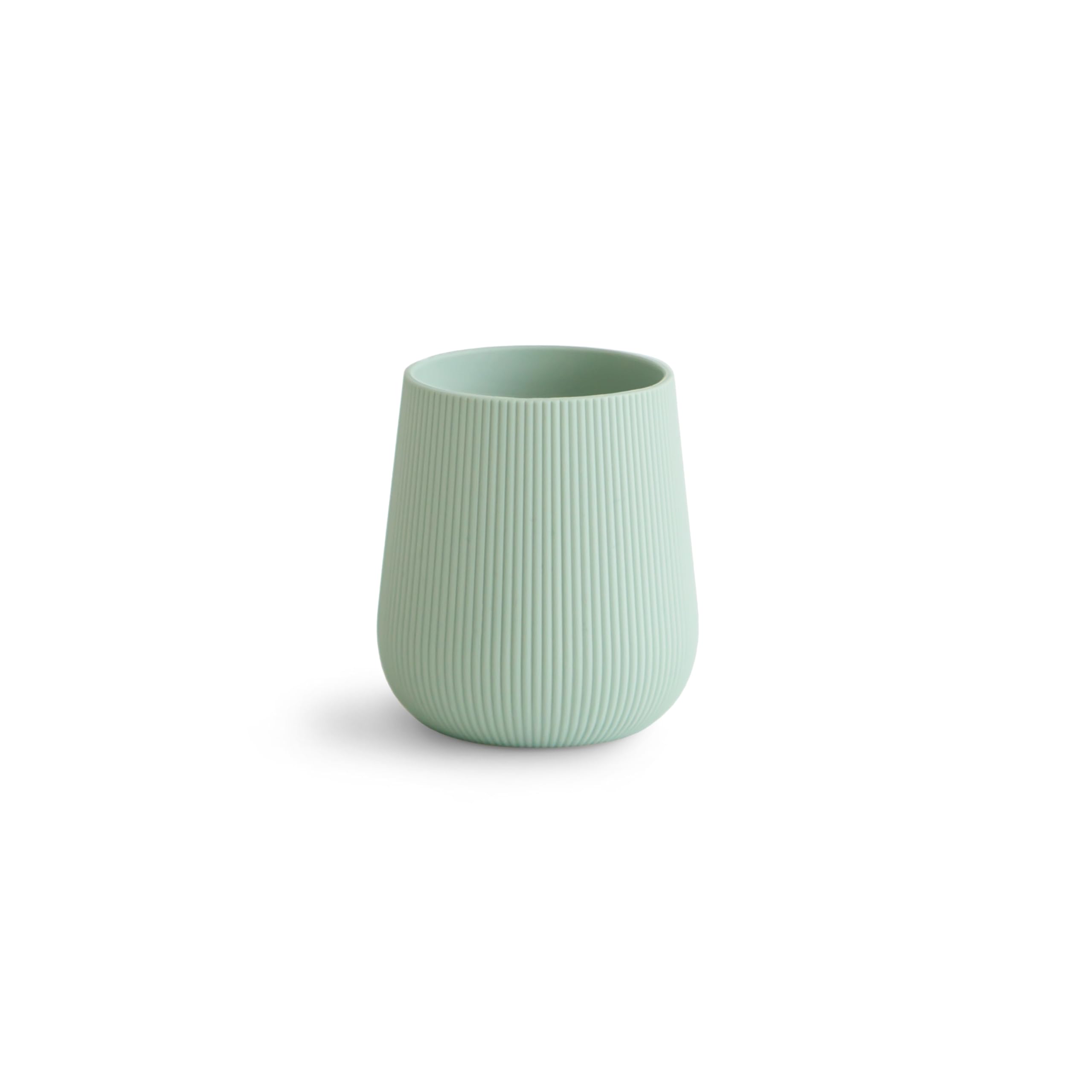 Mushie Cambridge Blue starter cup with outer ribbed texture for a secure grip.