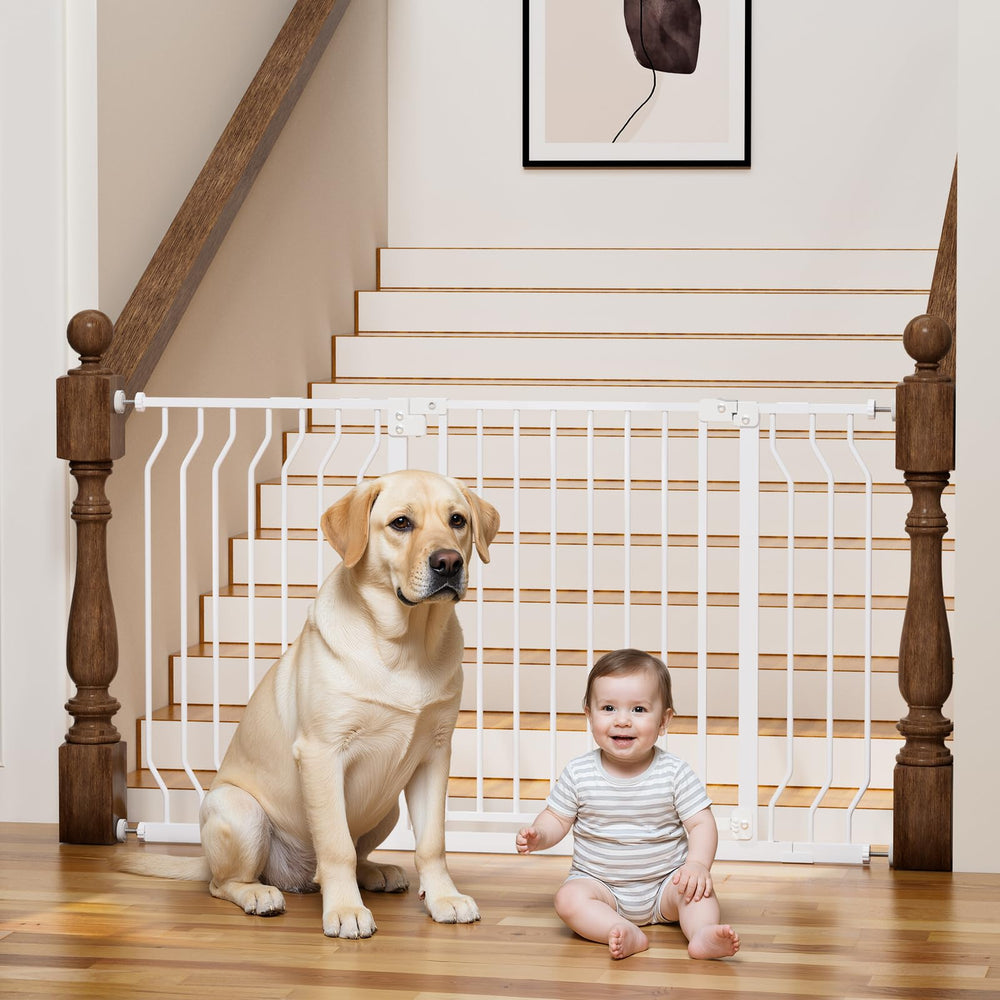 Mutak baby gate with closed stair entry for safe containment.