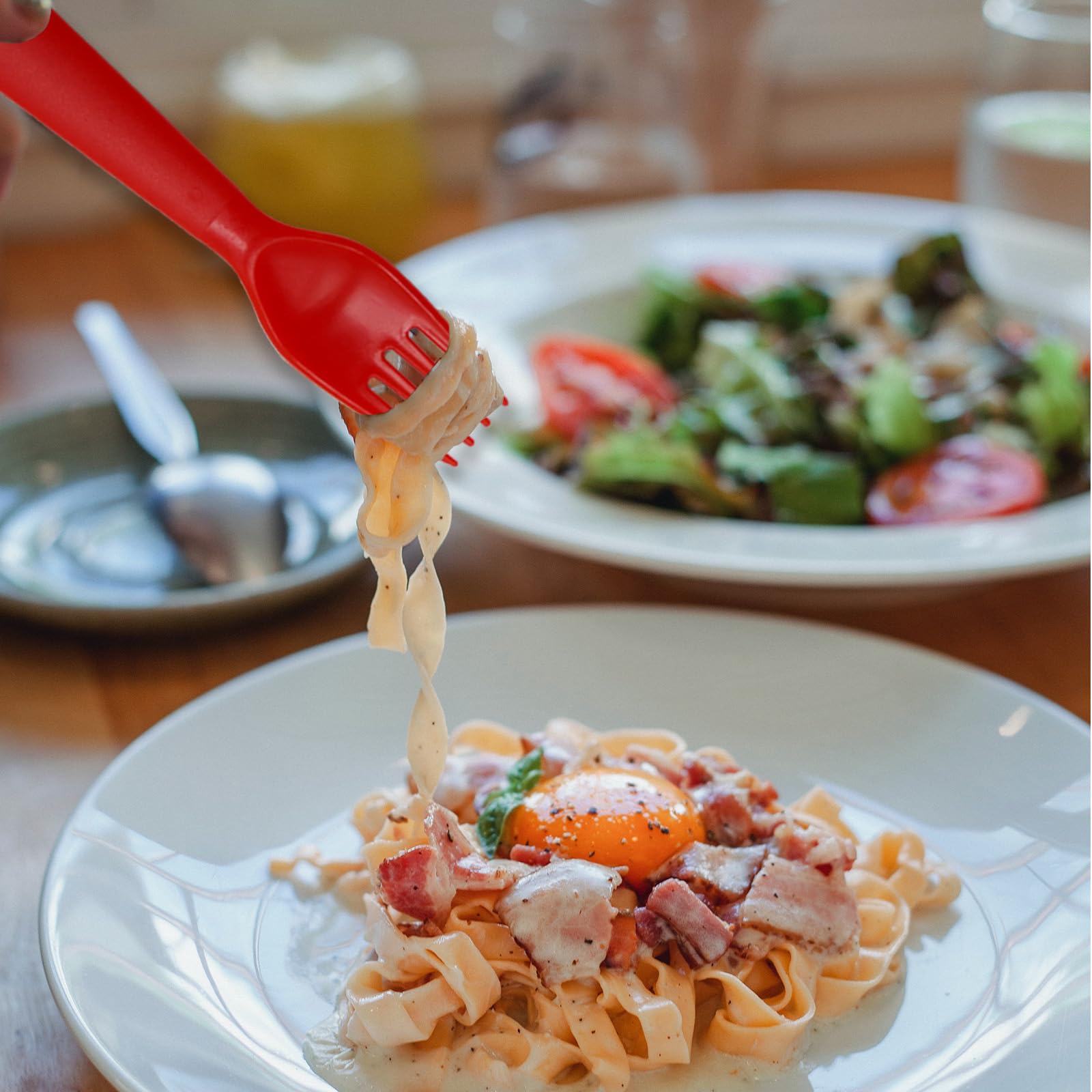 Muulaii soft spoon design supports gentle, comfortable feeding.