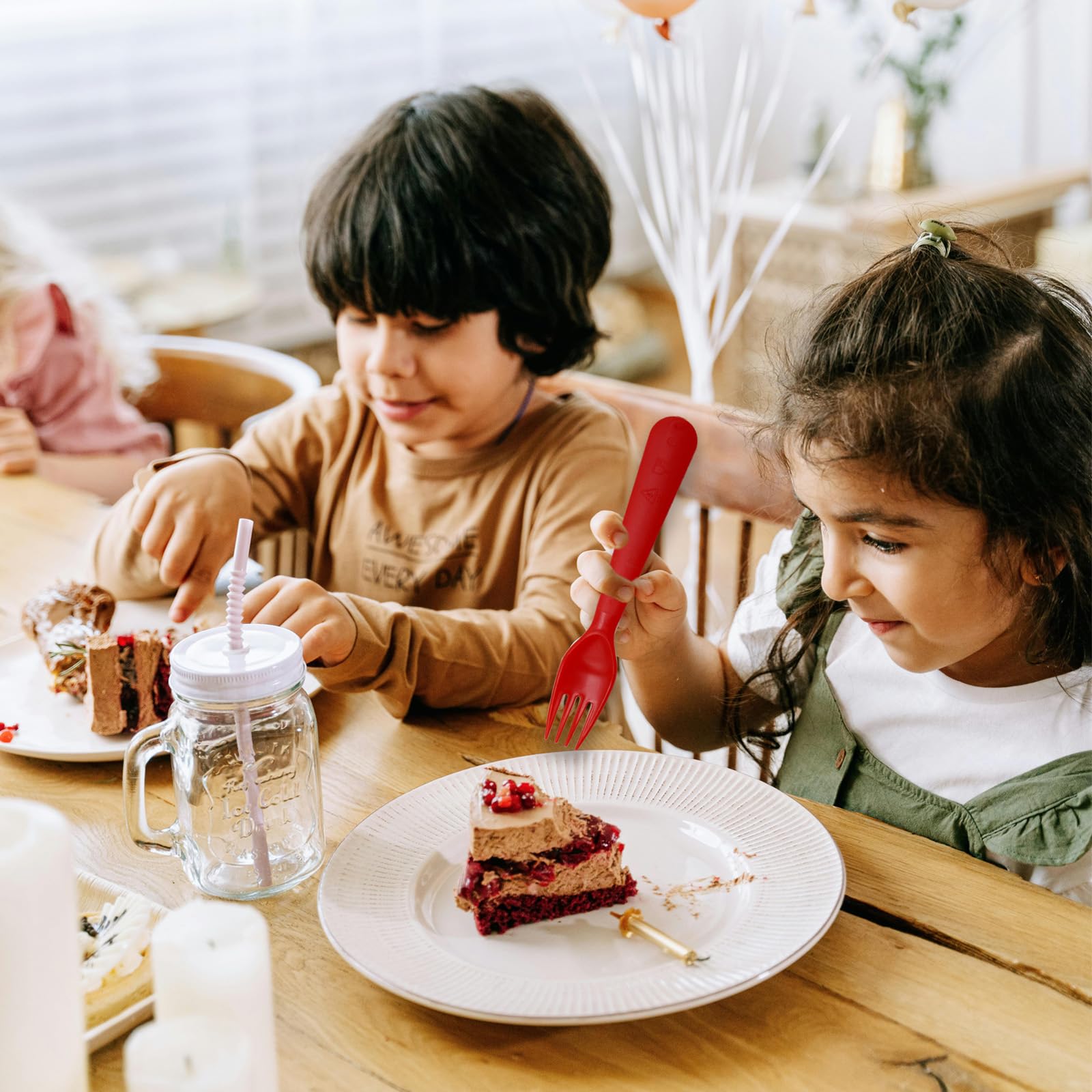 Muulaii toddler utensils fit easily in lunch boxes for school.