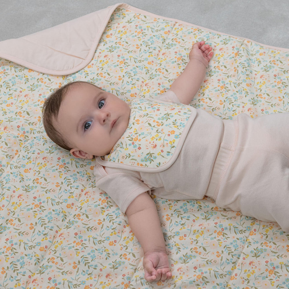 MY LITTLE ZONE pink back reversible blanket offers soft, breathable comfort for everyday use.