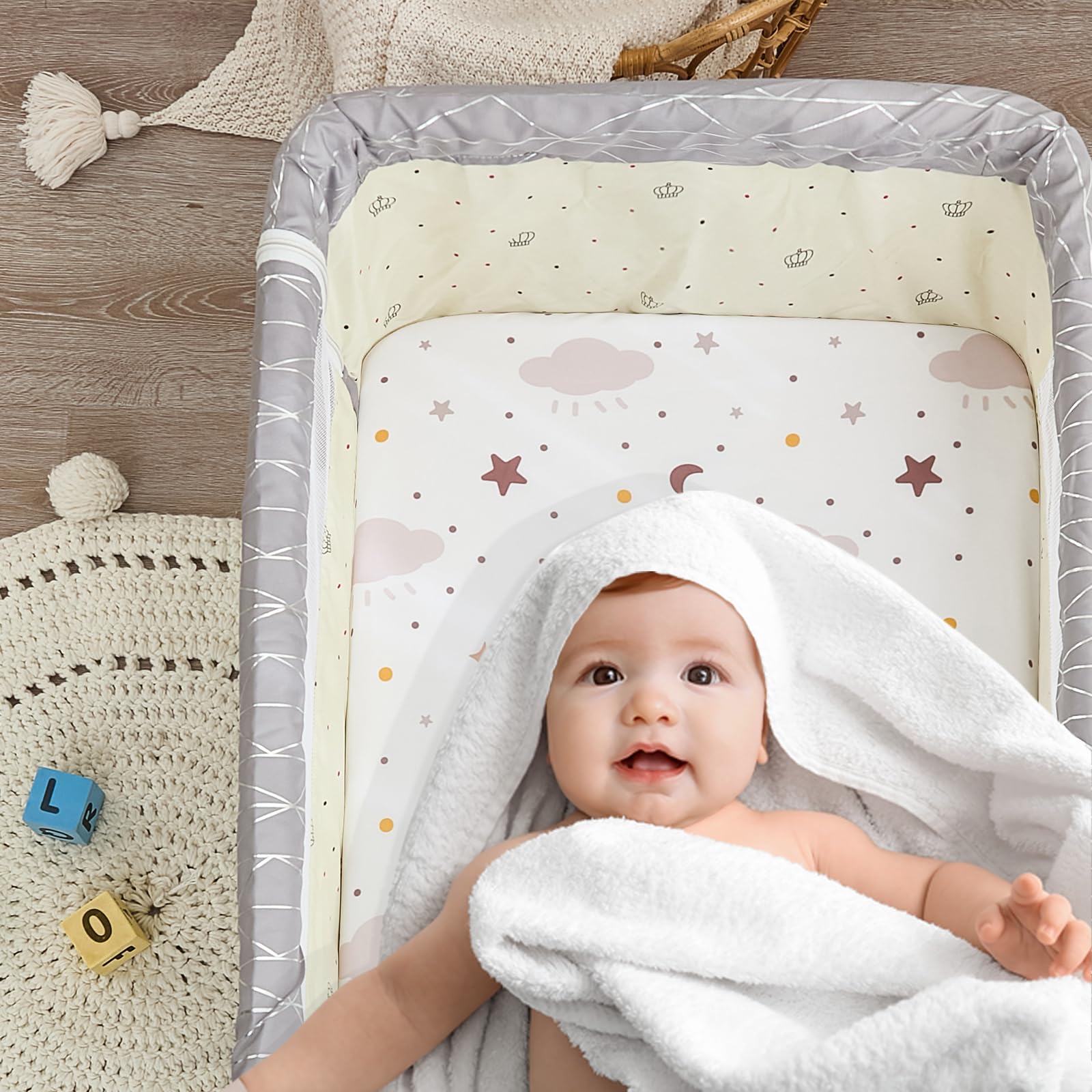NacoMoco bassinet sheet pattern Clover 35x20 playful design for bedtime