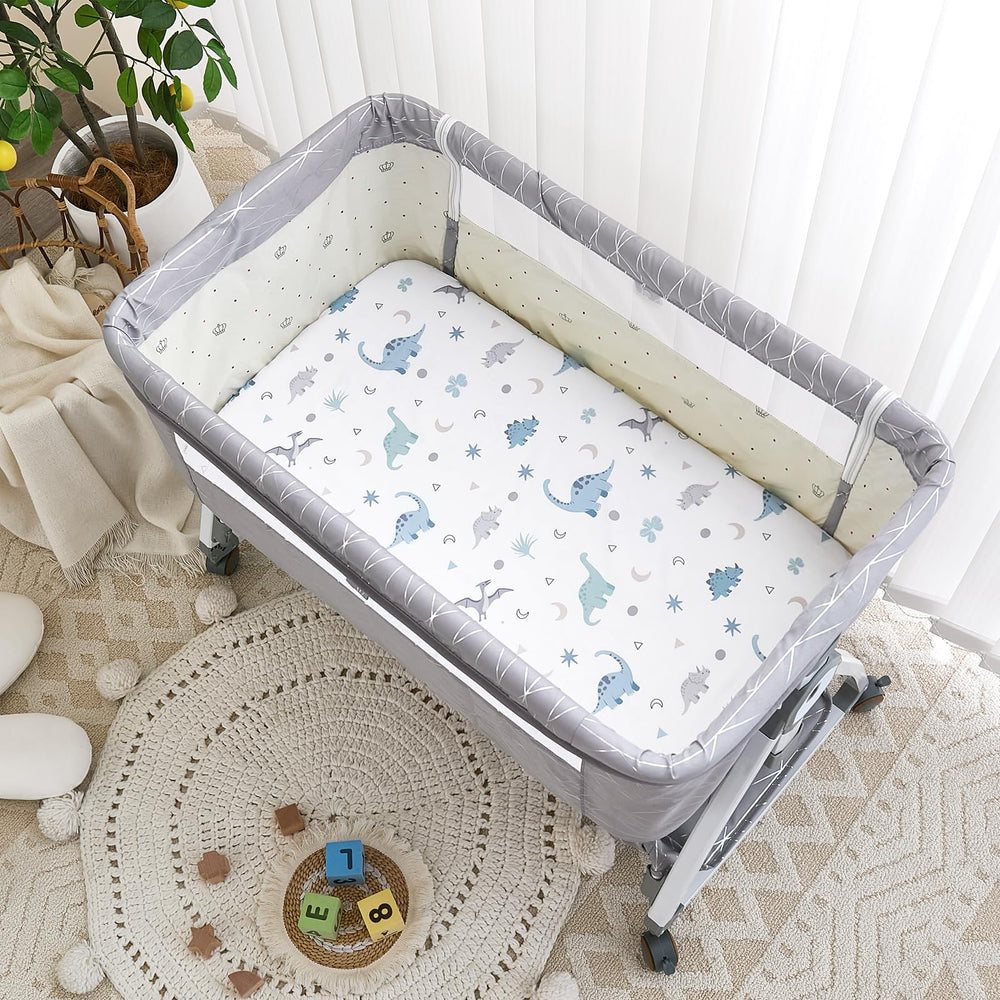NacoMoco bassinet sheets elastic-fit design keeps sheets securely in place.