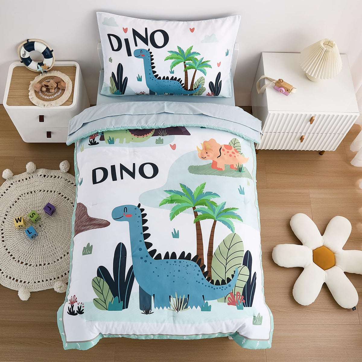 NacoMoco mint green dinosaur bedding set comforter showcases cozy, skin-friendly comfort for toddlers