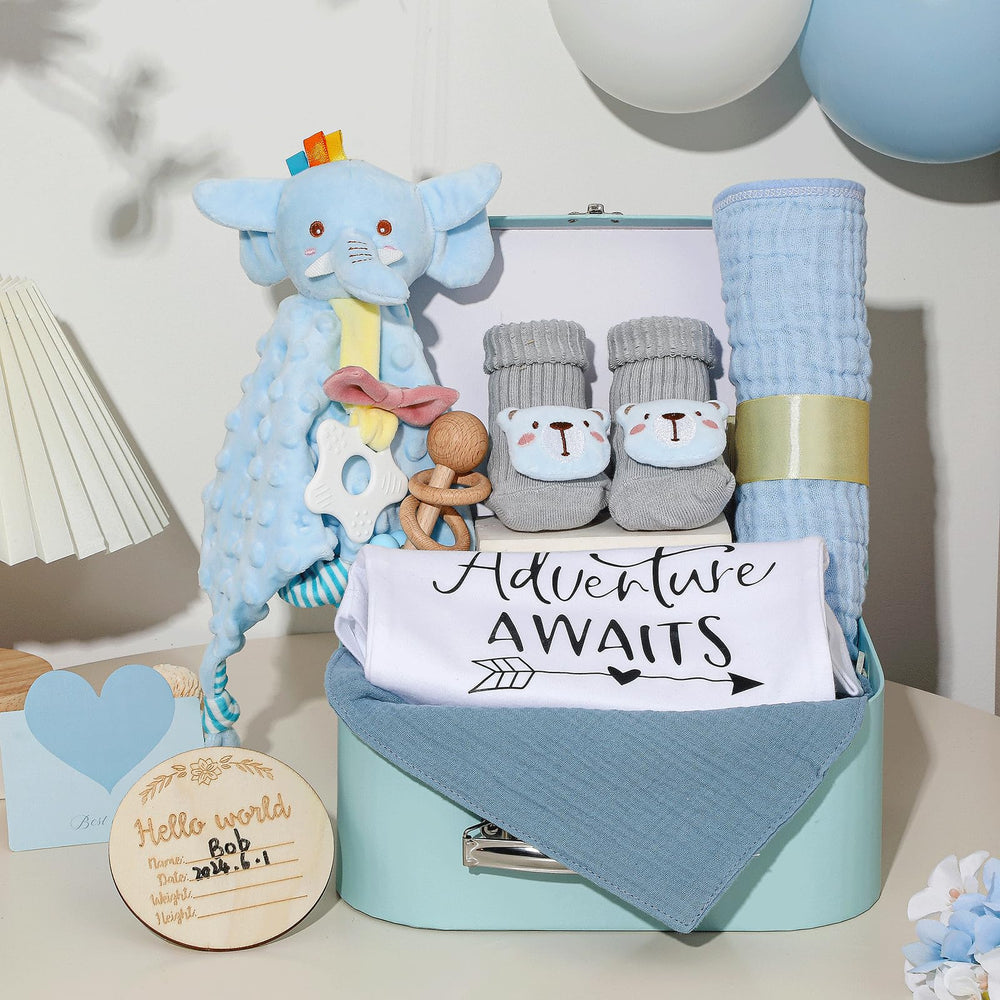 Naozinebi baby gift set rattle-string features wooden rings to engage baby attention.
