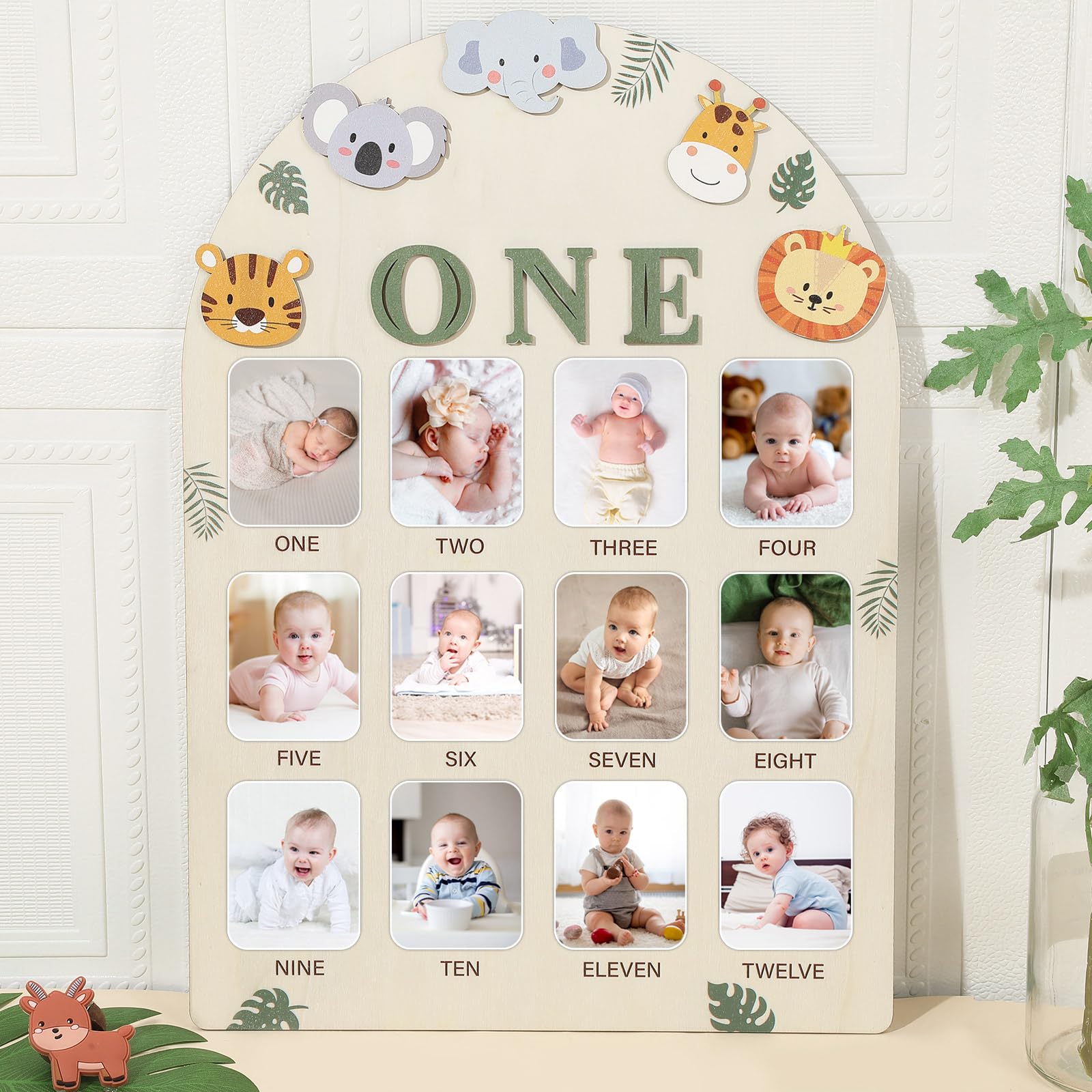 Naozinebi wild photo board with jungle animals for milestone display.