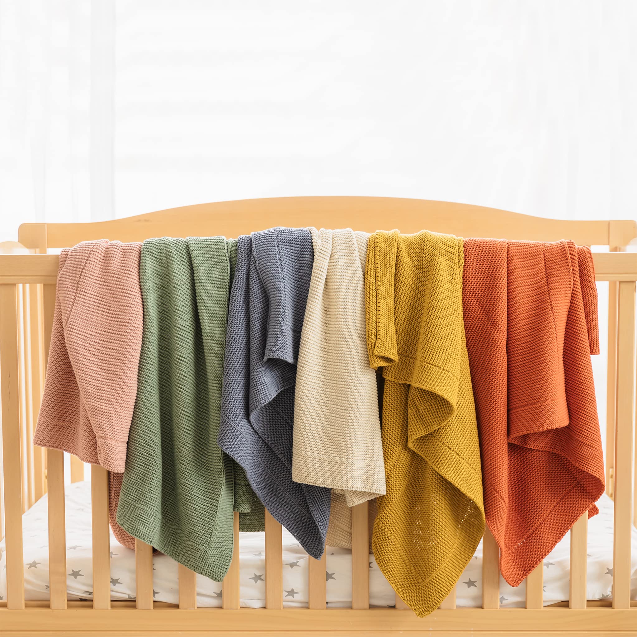 Natemia GOTS and OEKO-TEX certified blanket offers chemical-free softness.