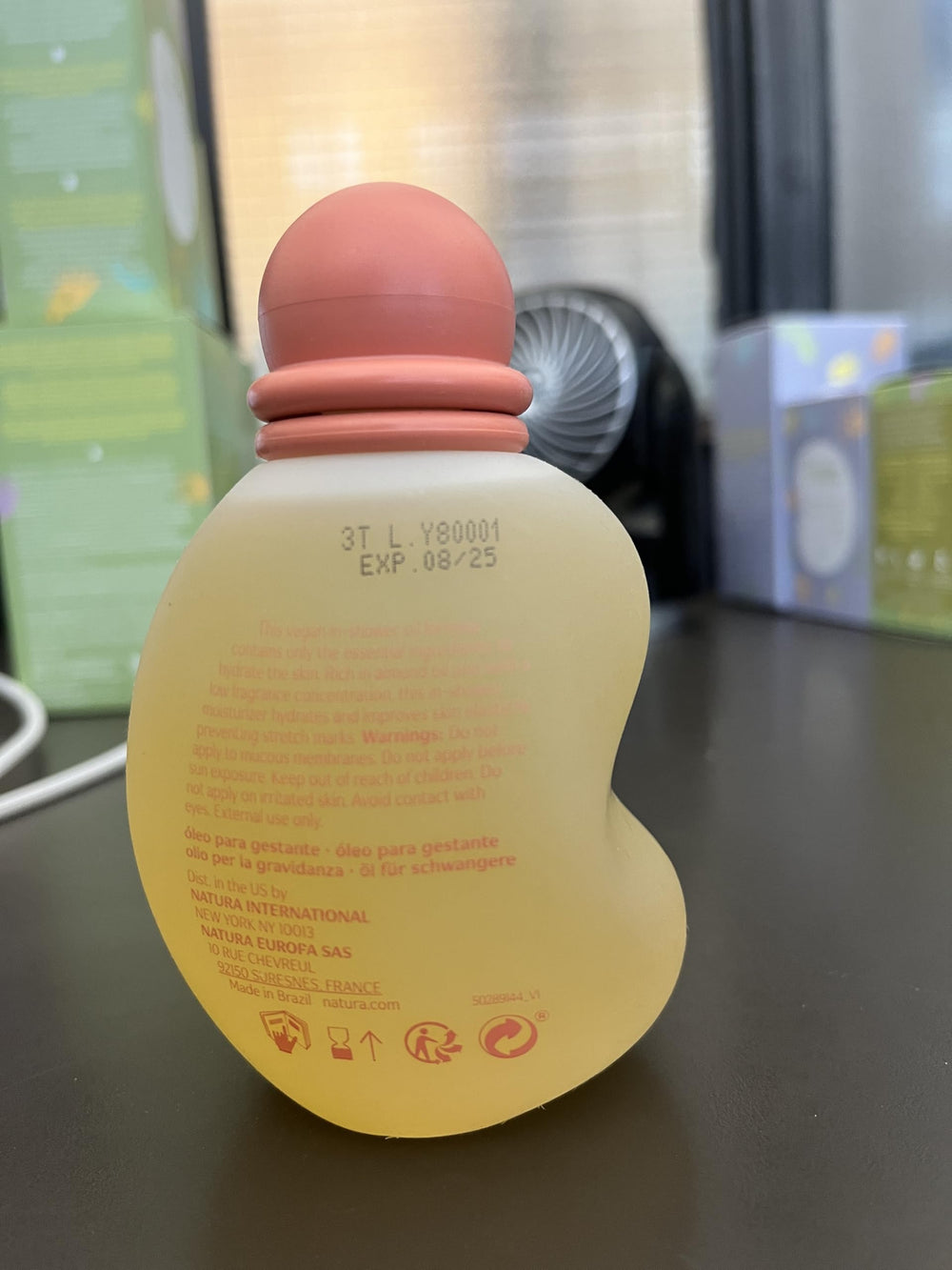 Natura Mom & Baby vegan formula bottle highlighting safety and suitability.