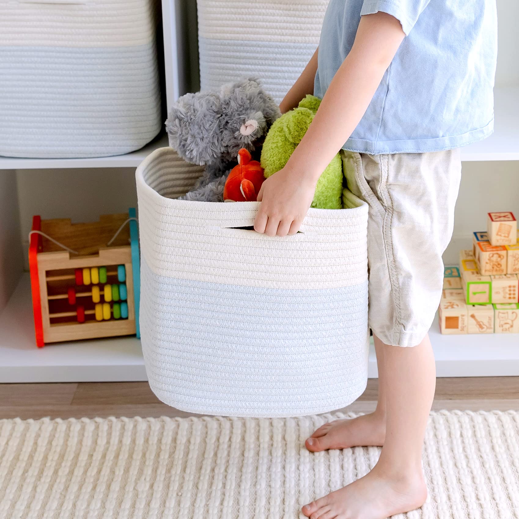 NaturalCozy packaging-ready storage cubes feature leaf-design branding.