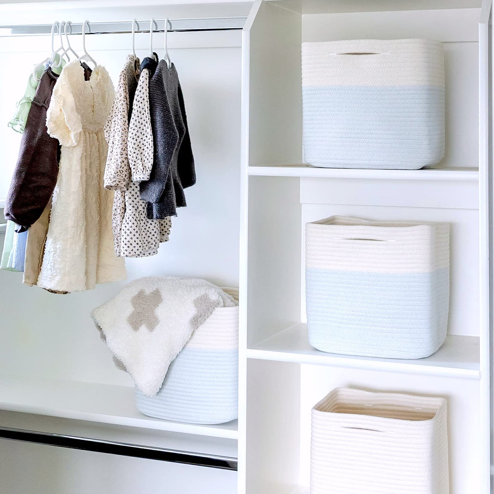 NaturalCozy cotton rope basket shows load-bearing stability on a shelf.