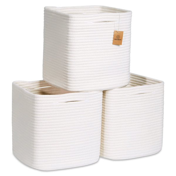 NaturalCozy 11-inch cotton rope storage cubes with folding method for quick setup.