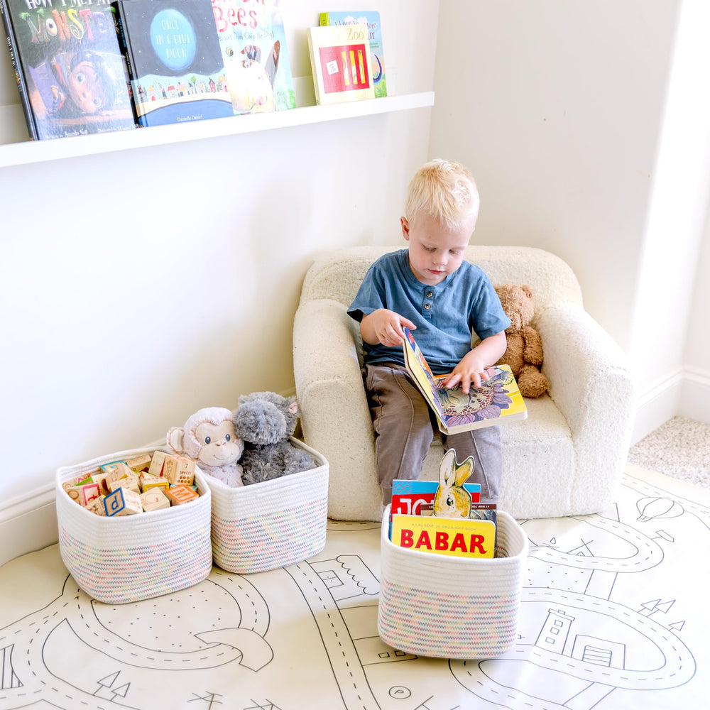 NaturalCozy nursery toy storage basket keeps plush toys neatly stored.