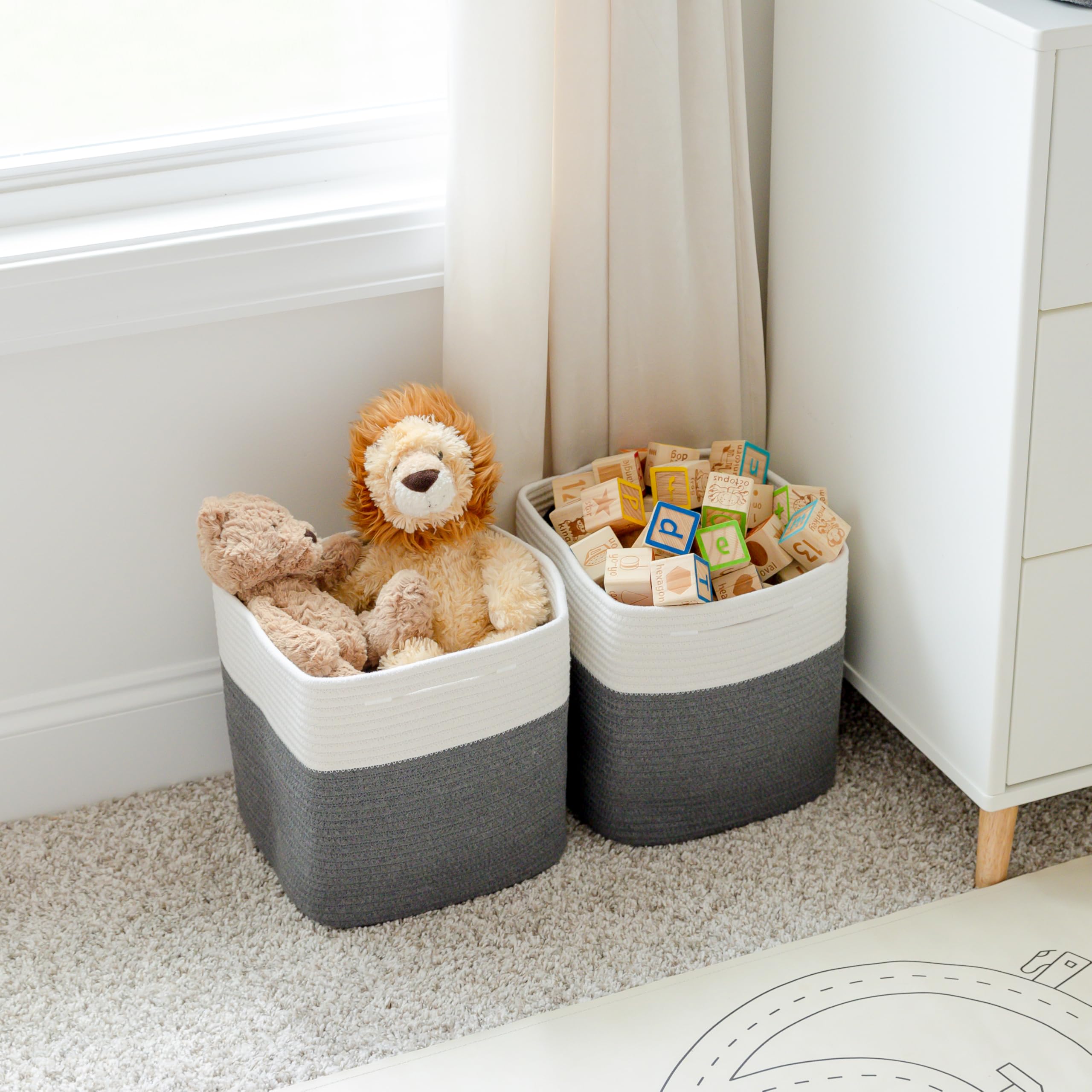 NaturalCozy cube keeps classroom and shelves tidy.