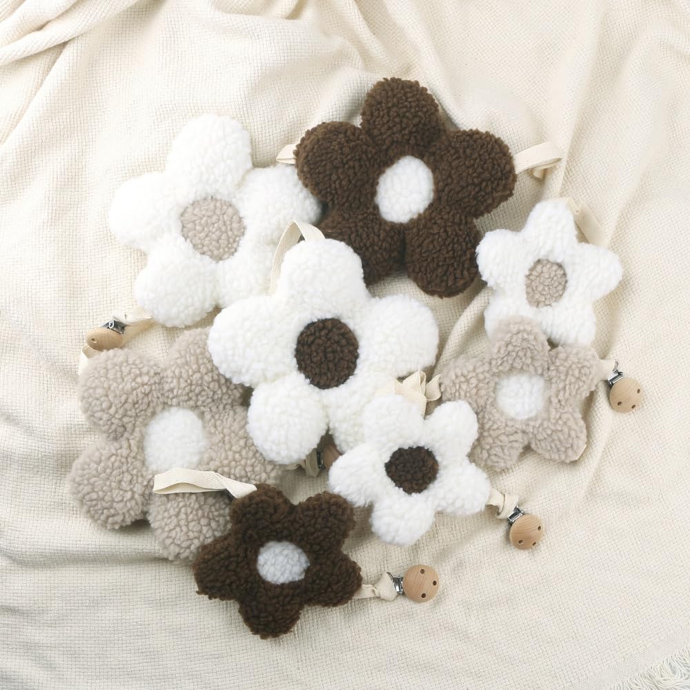 Nehet Daisy Holder close-up in soft teddy boucle fabric.