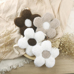 Nehet Daisy Holder medium 7-inch size for quick pacifier access.