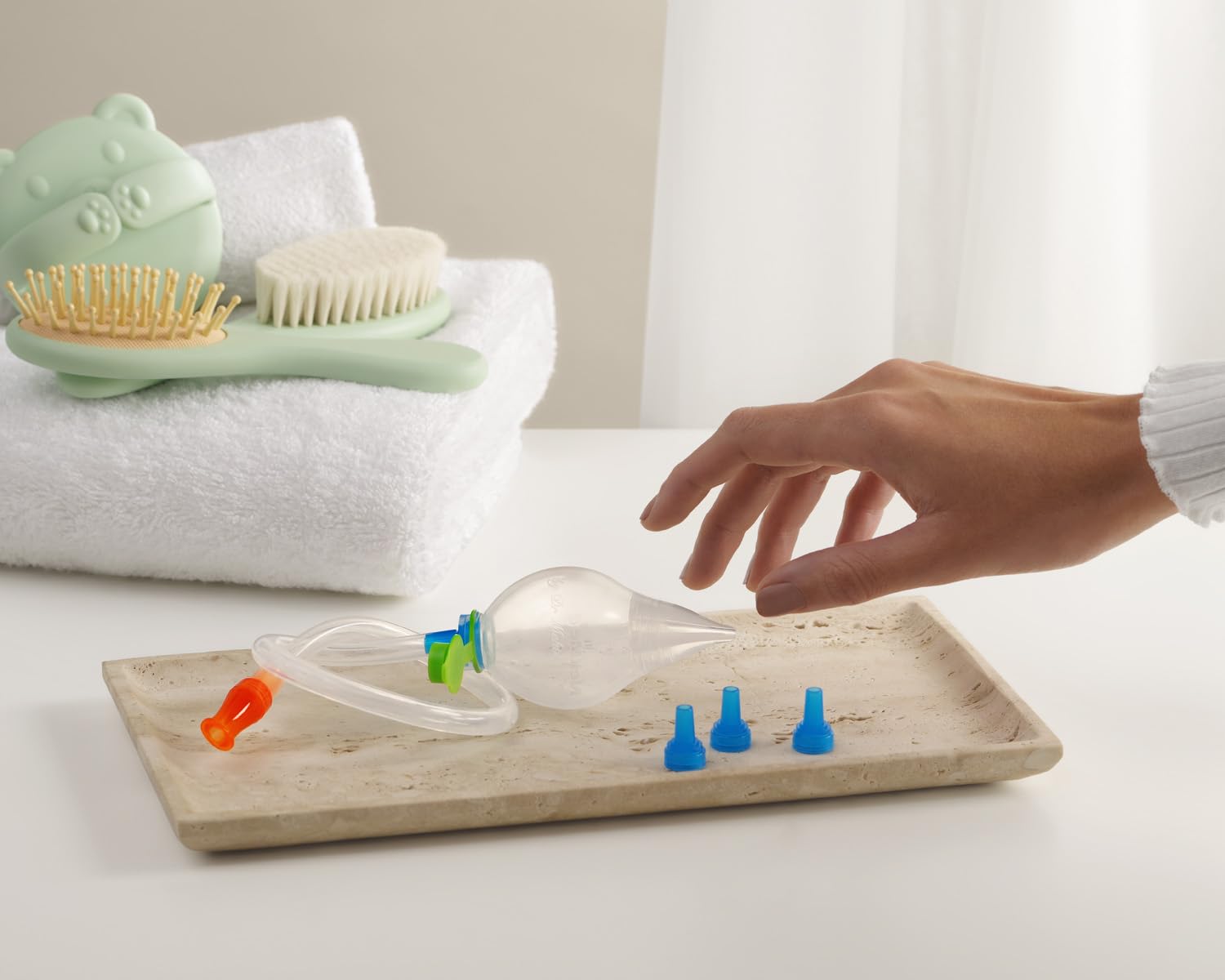 Mouth-suction option provides versatile suction power for caregivers.