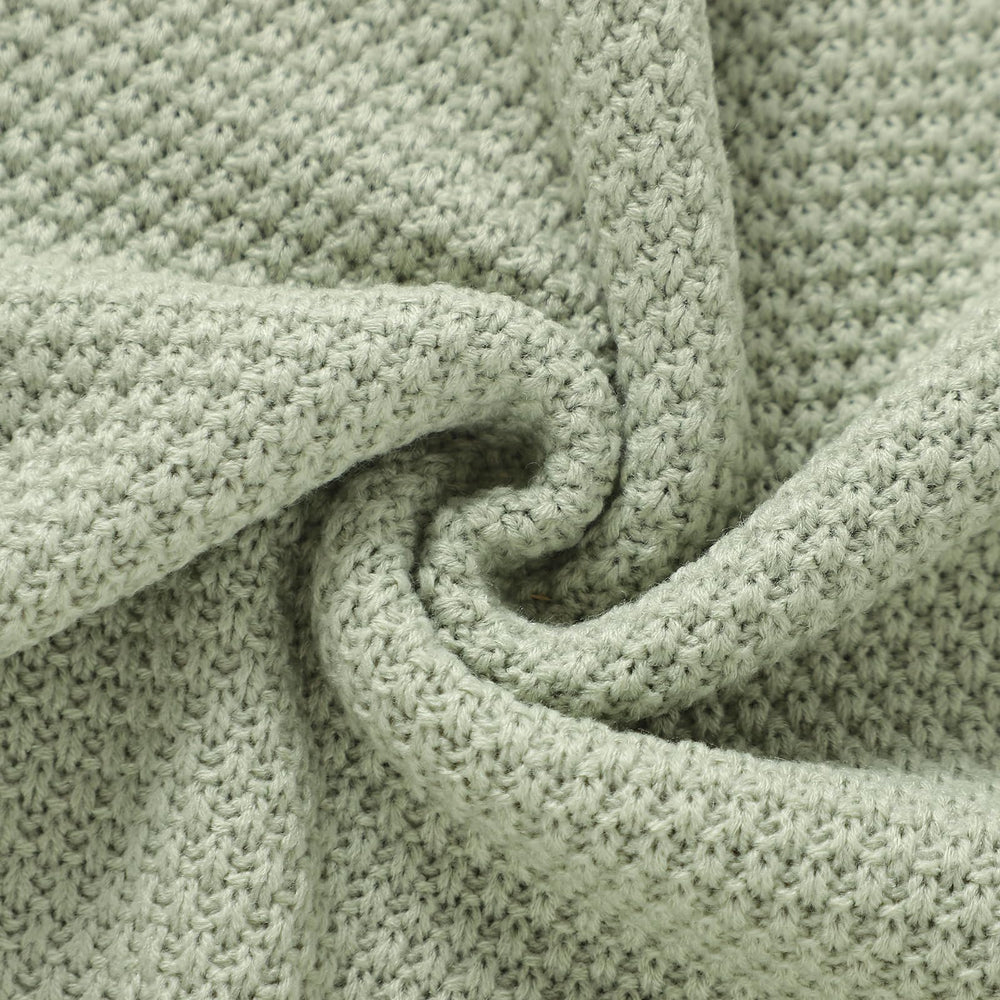 Neiwech machine-washable baby blanket stays soft after washing