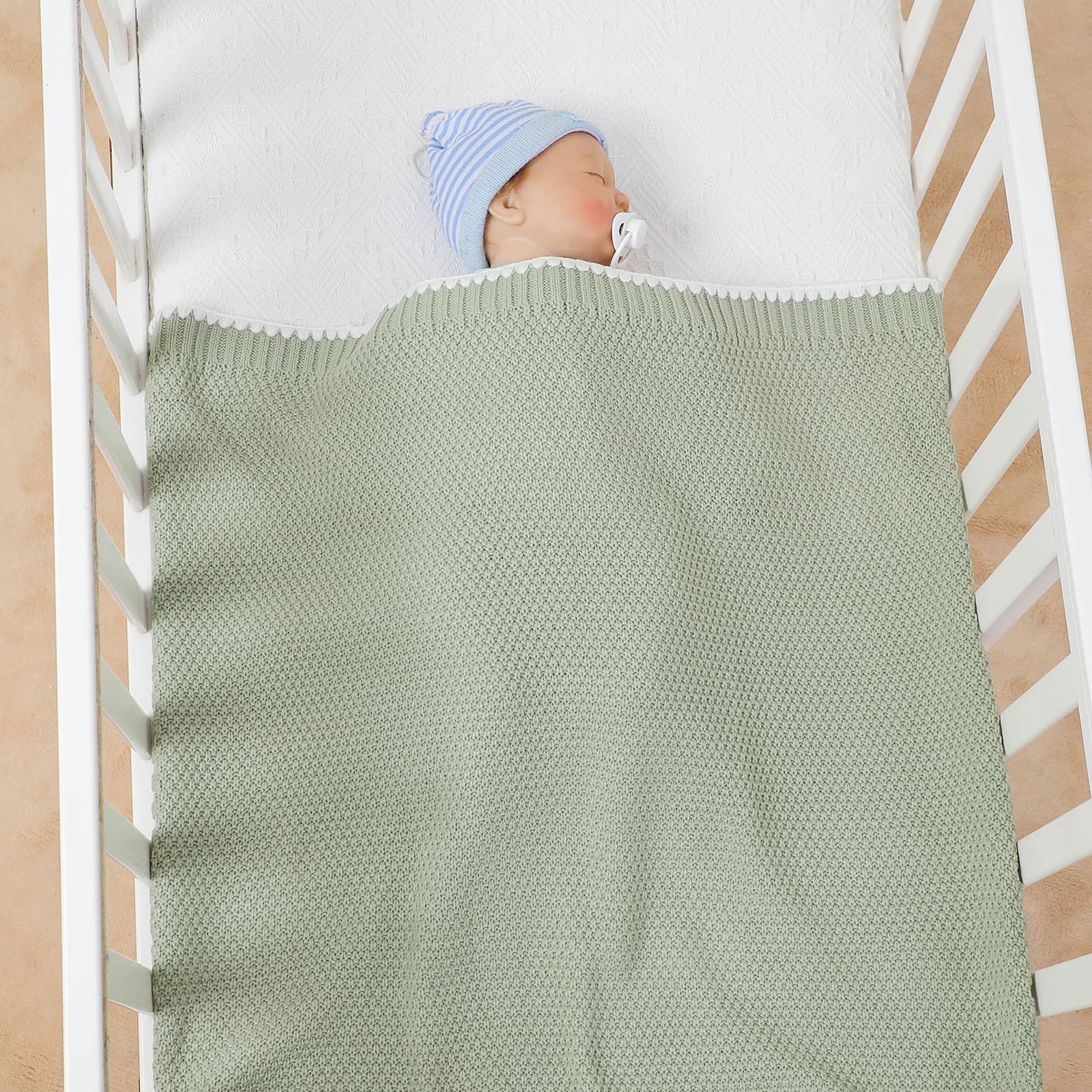Neiwech nursery blanket in green enhances crib decor while offering lightweight warmth