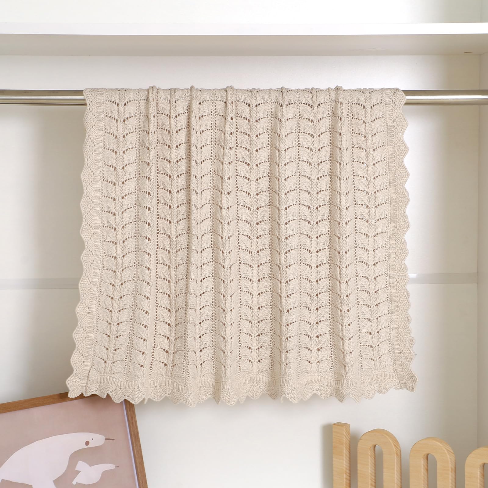 Neiwech leaf-pattern baby blanket adds gentle nursery decor.