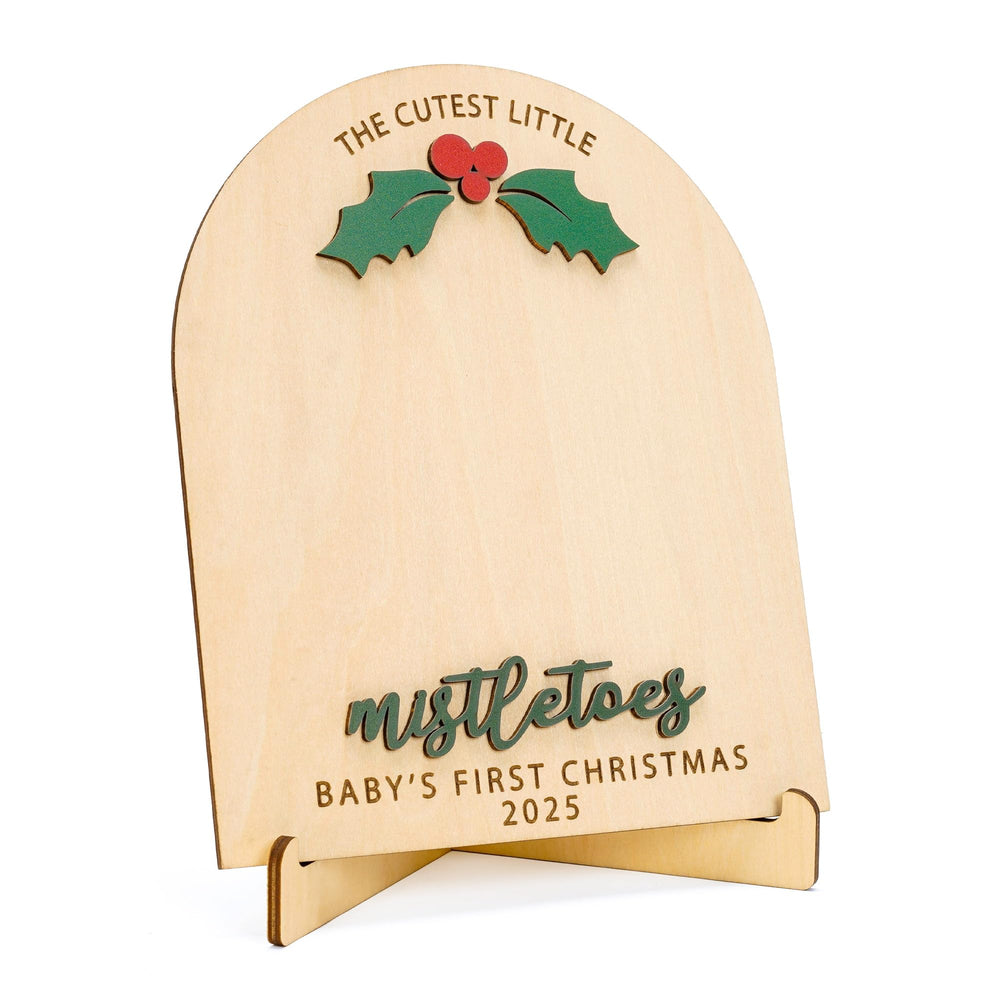 NELXI baby footprint keepsake serves as a charming photoshoot prop