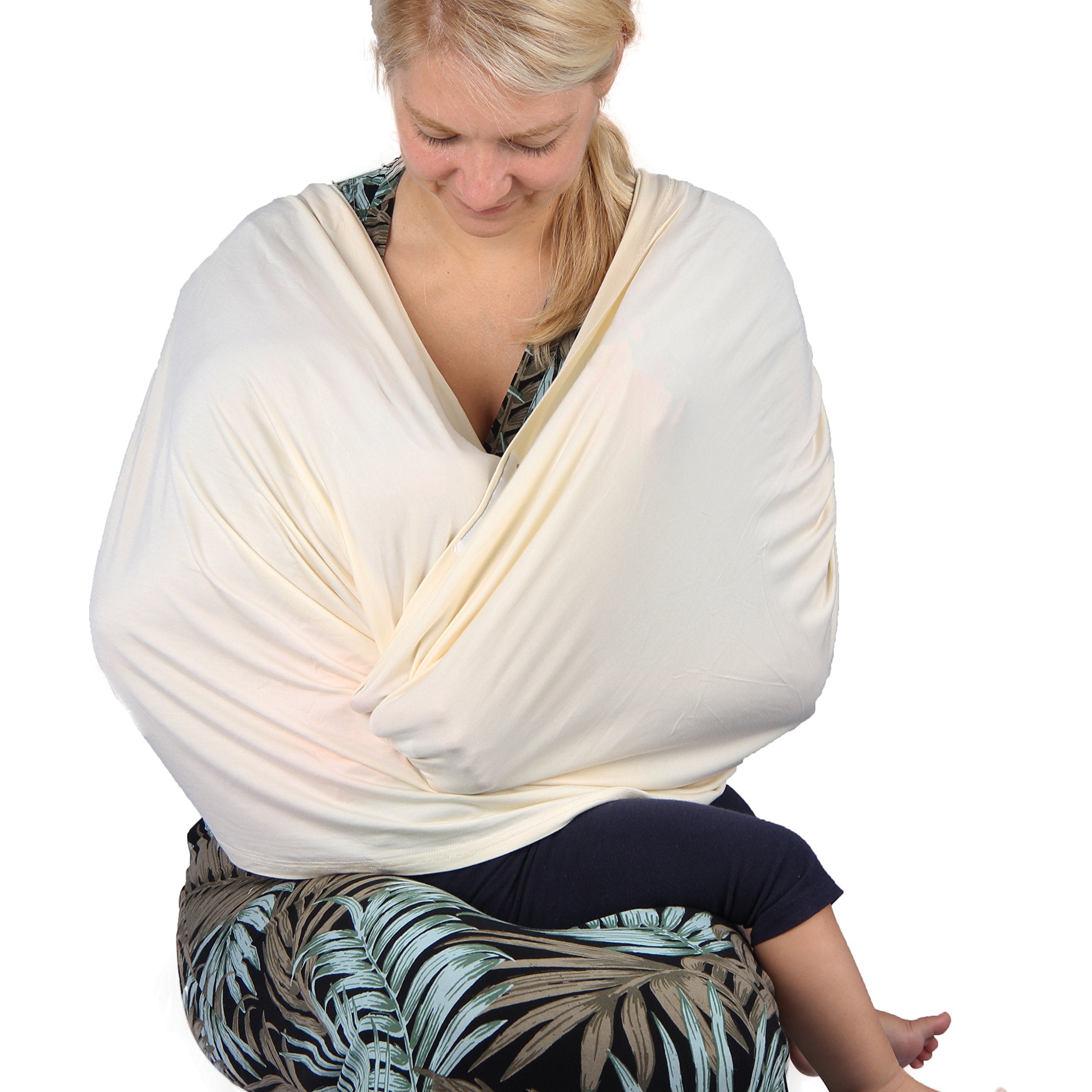 NeoTech Care nursing cover on-the-go use in cafes