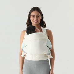NEST BLANCHE adjustable shoulder straps offer ergonomic support for extended wears.