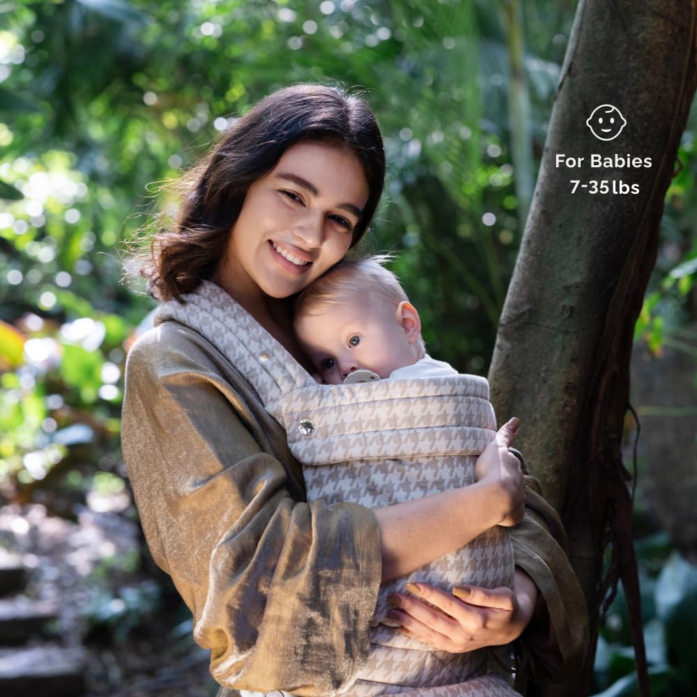 Nest Blanche padded leg openings prioritize baby comfort and safety.