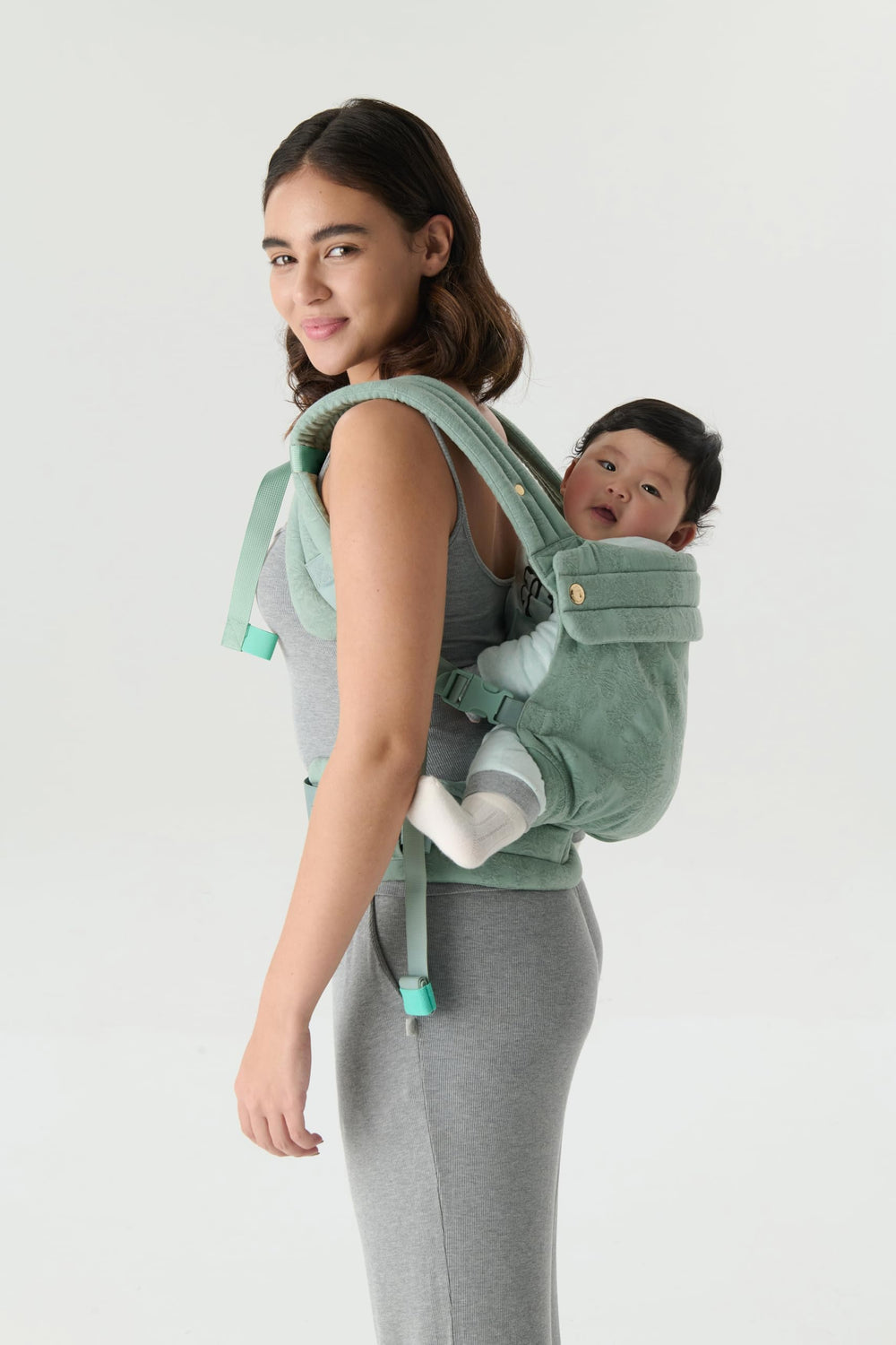 NEST BLANCHE teal design complements outfits and daily activities.