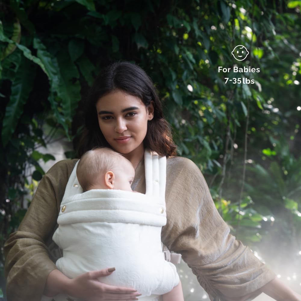 NEST BLANCHE waist belt adjustment helps distribute baby weight evenly.