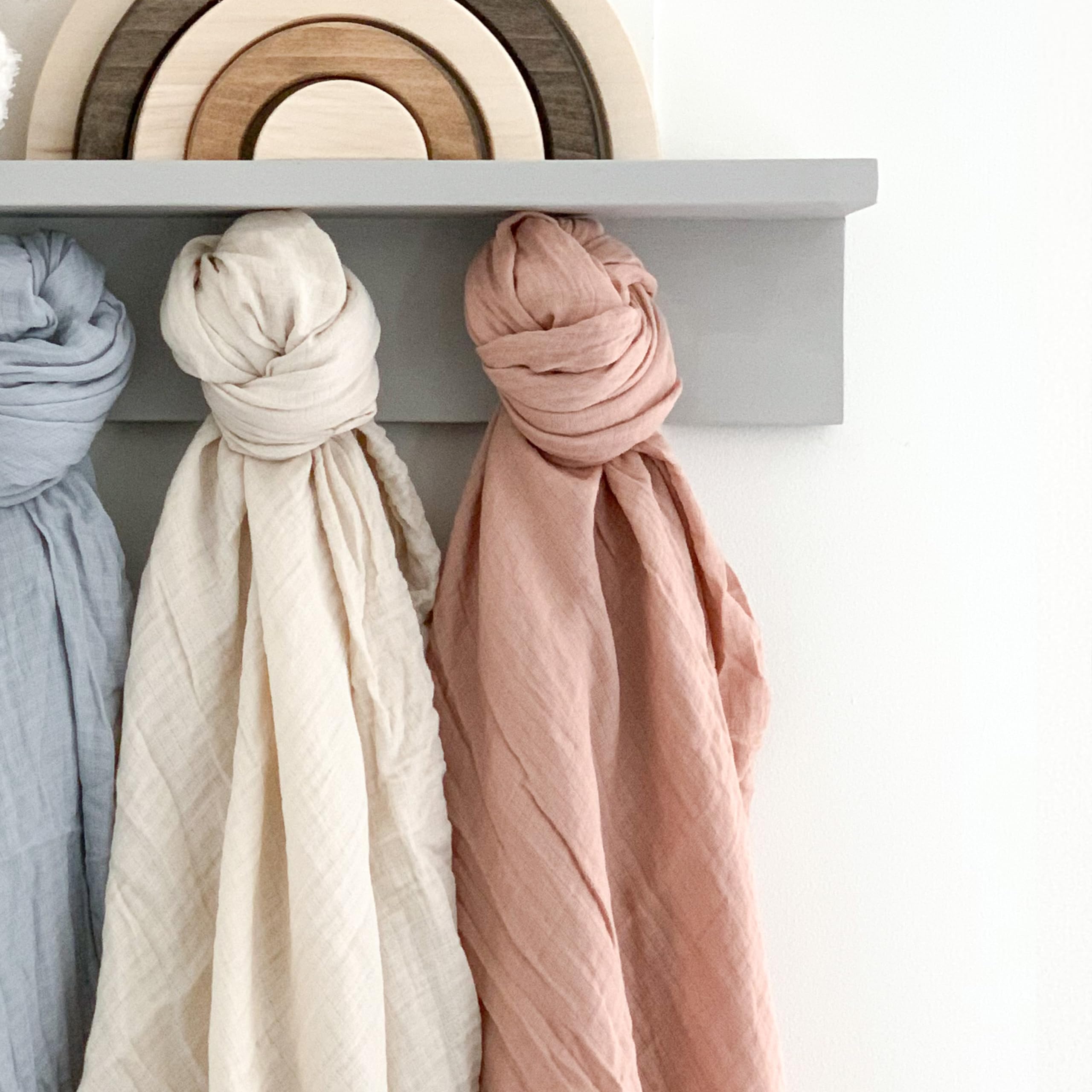 Newton Baby GOTS certified muslin sheets meet eco-friendly standards for families.