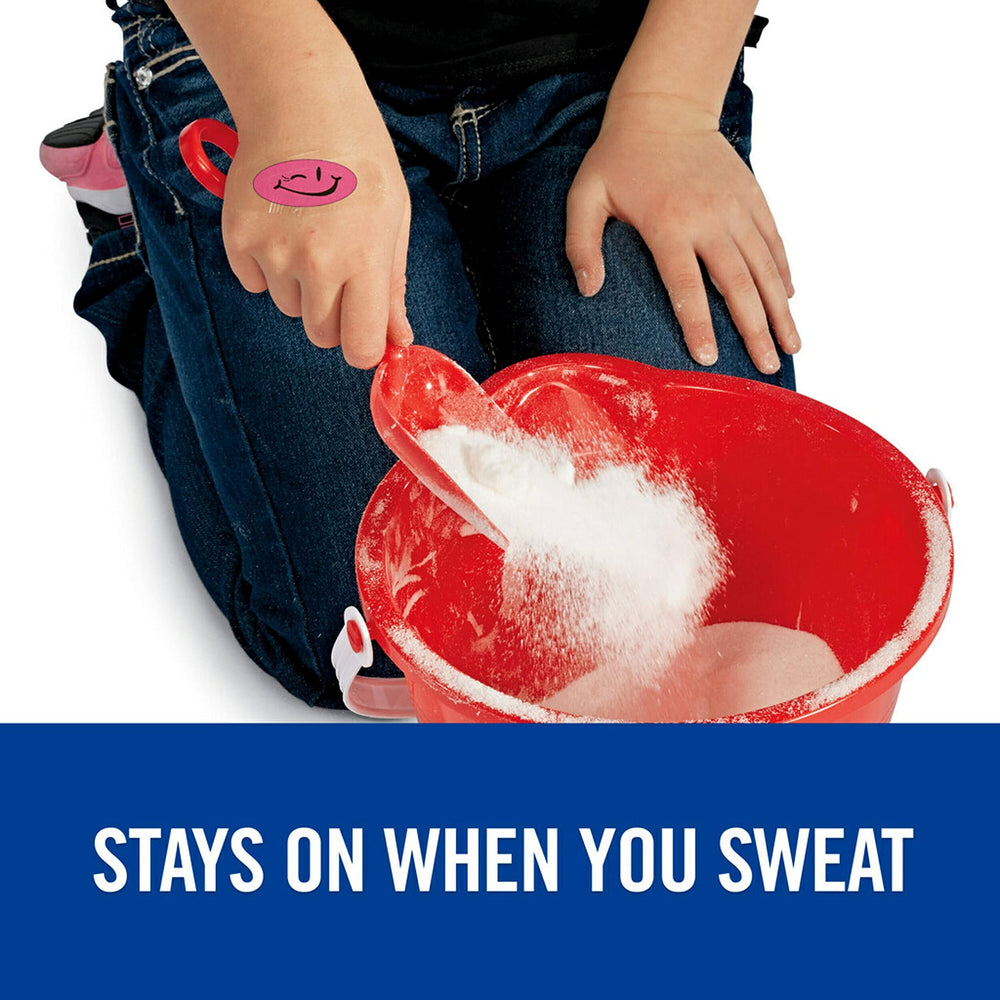 Nexcare bandages leave minimal adhesive residue for quick removal.