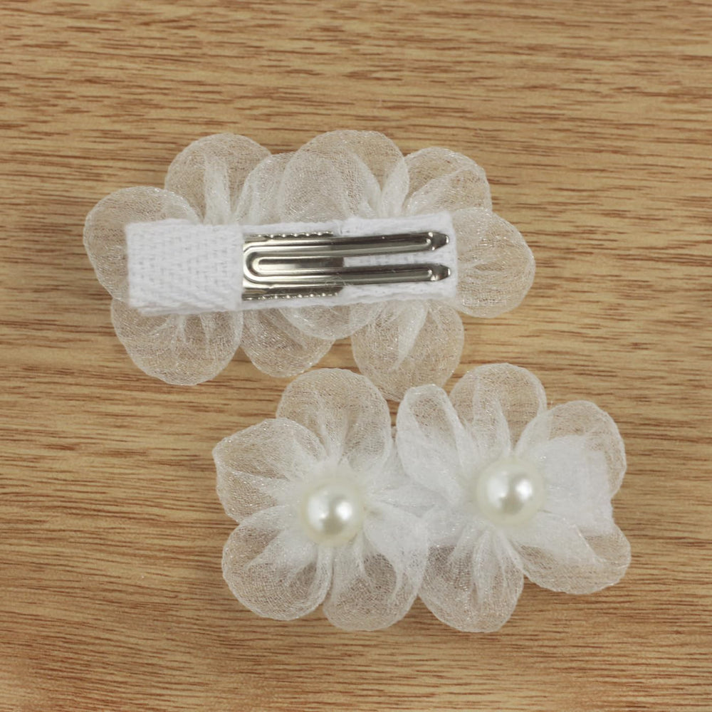 Nihao Baby premium white flower clip designed for gentle everyday wear