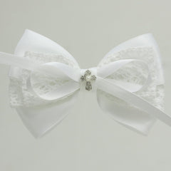 Nihao Baby white lace bow 2-6in clip pair for coordinated special occasions.