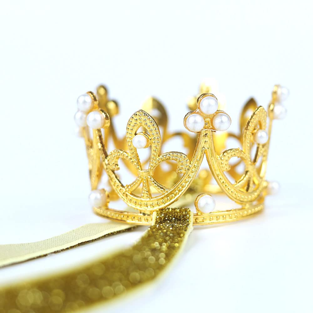 Gold and silver tones shine softly during sunny days