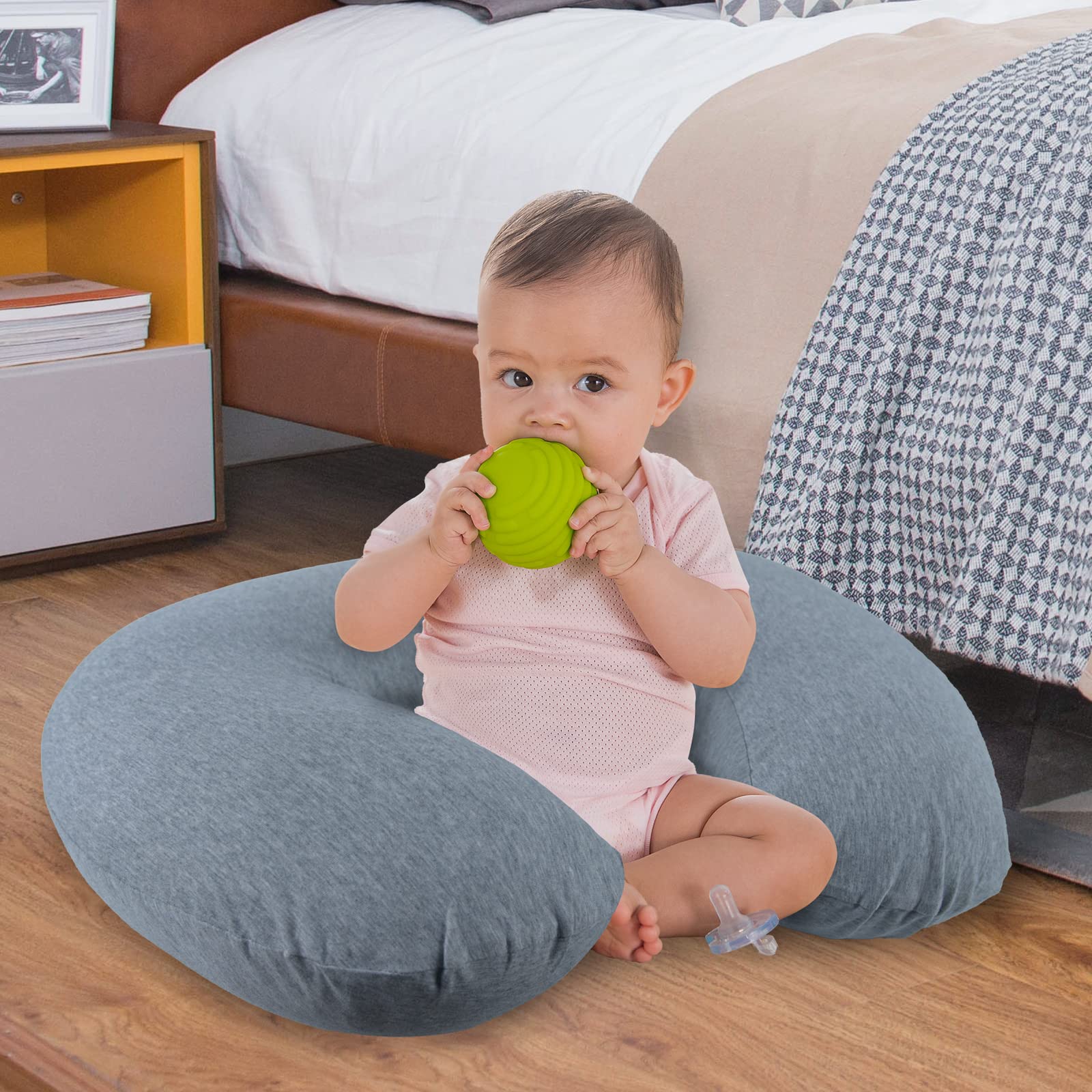 NiSleep jersey cotton cover feels soft against baby's skin.