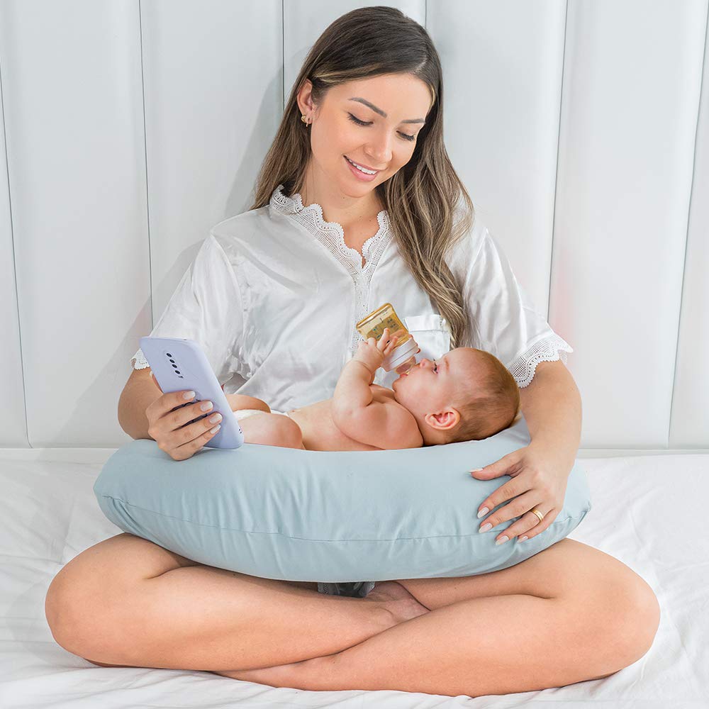 NiSleep compact and lightweight design supports feeding anywhere.