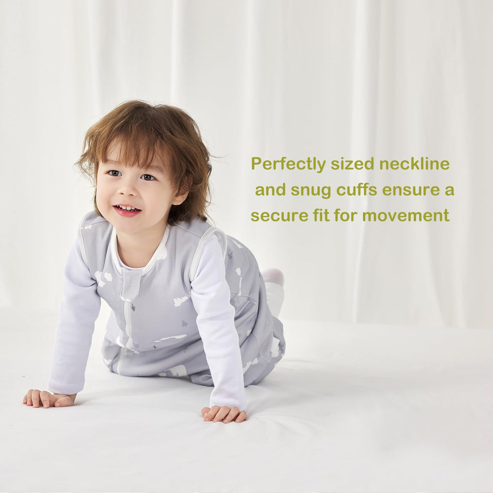 Nivolltha sleep sack neckline and cuffs provide a snug, secure fit.