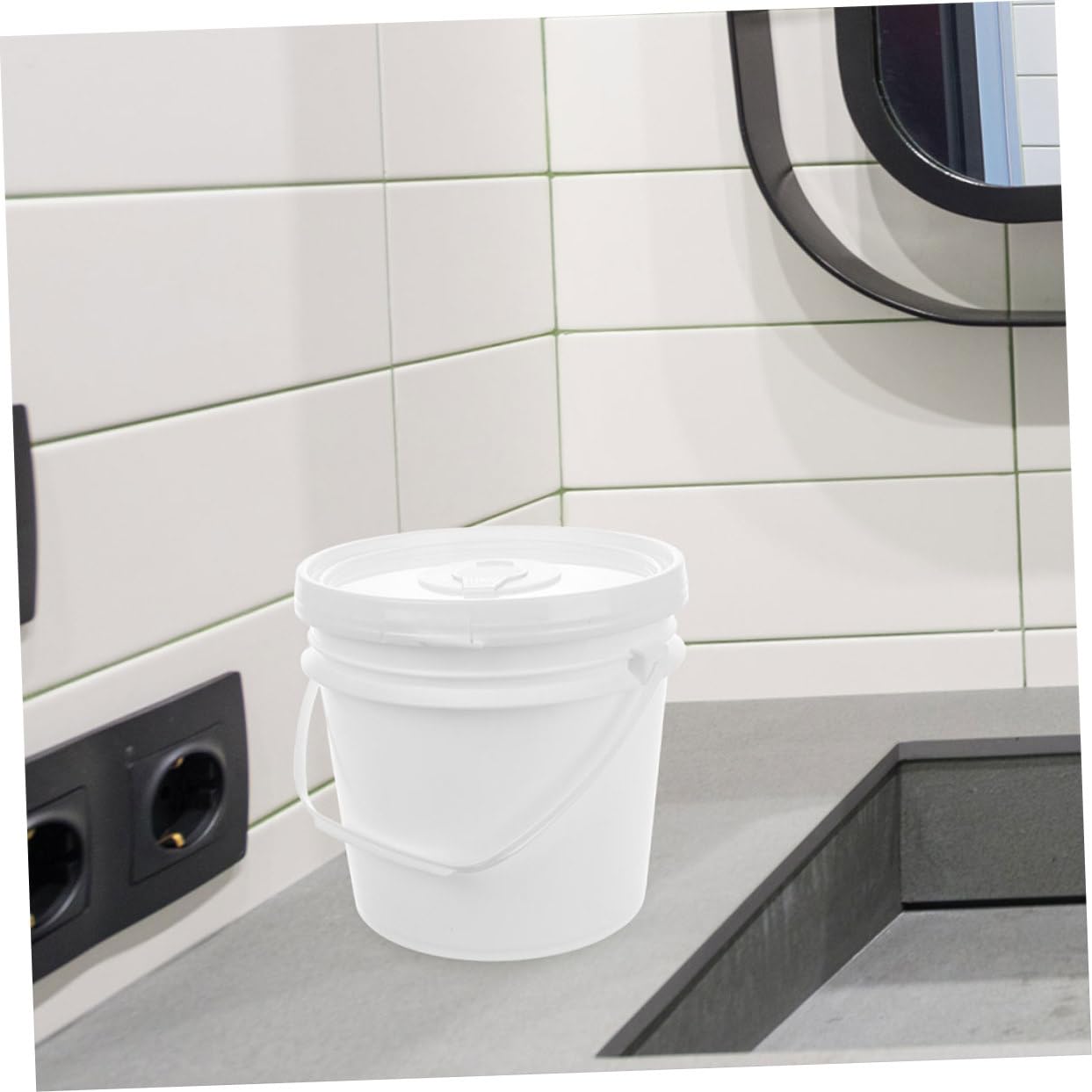 NIYANGLE airtight seal keeps wipes moist and ready to use.